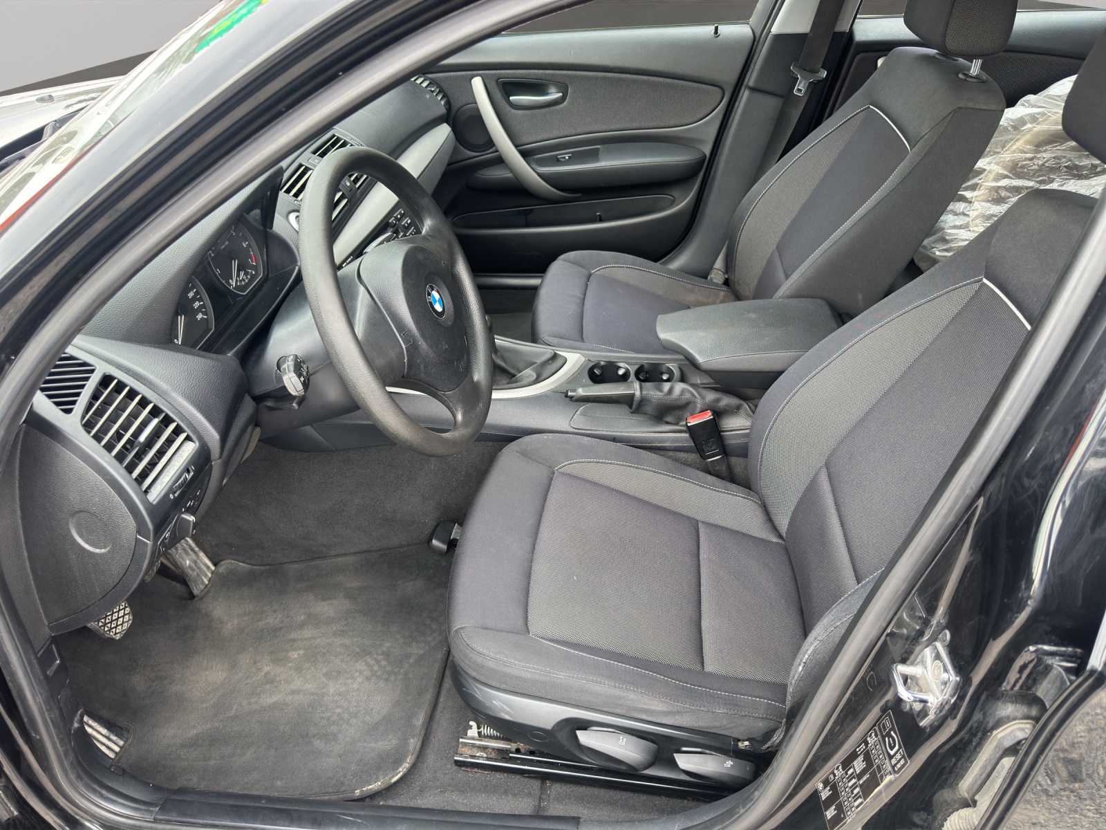 BMW 116i-image-8