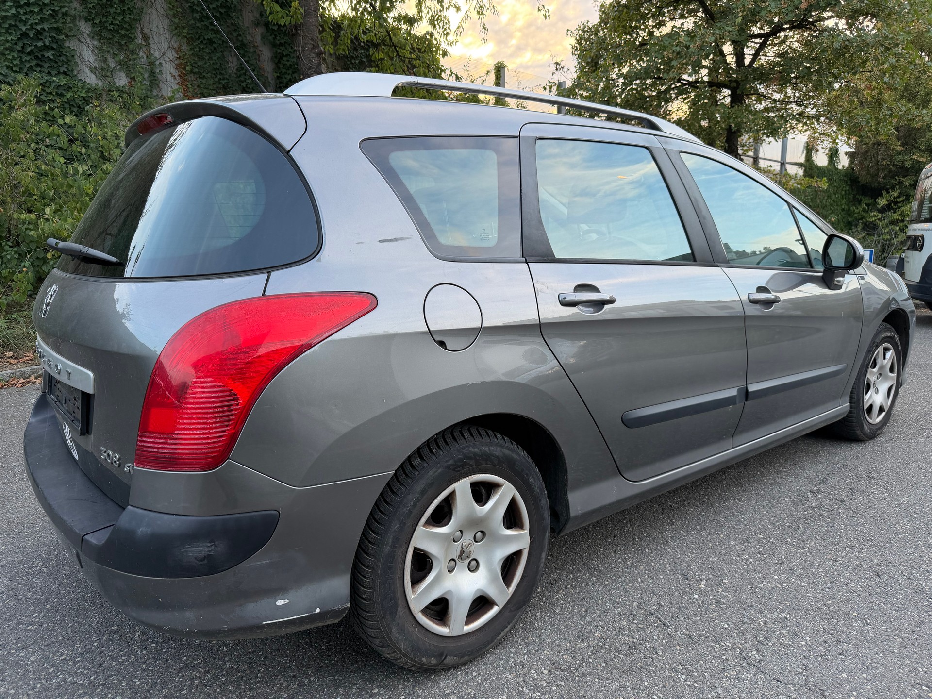 PEUGEOT 308 SW 1.6 HDI Trendy-image-3
