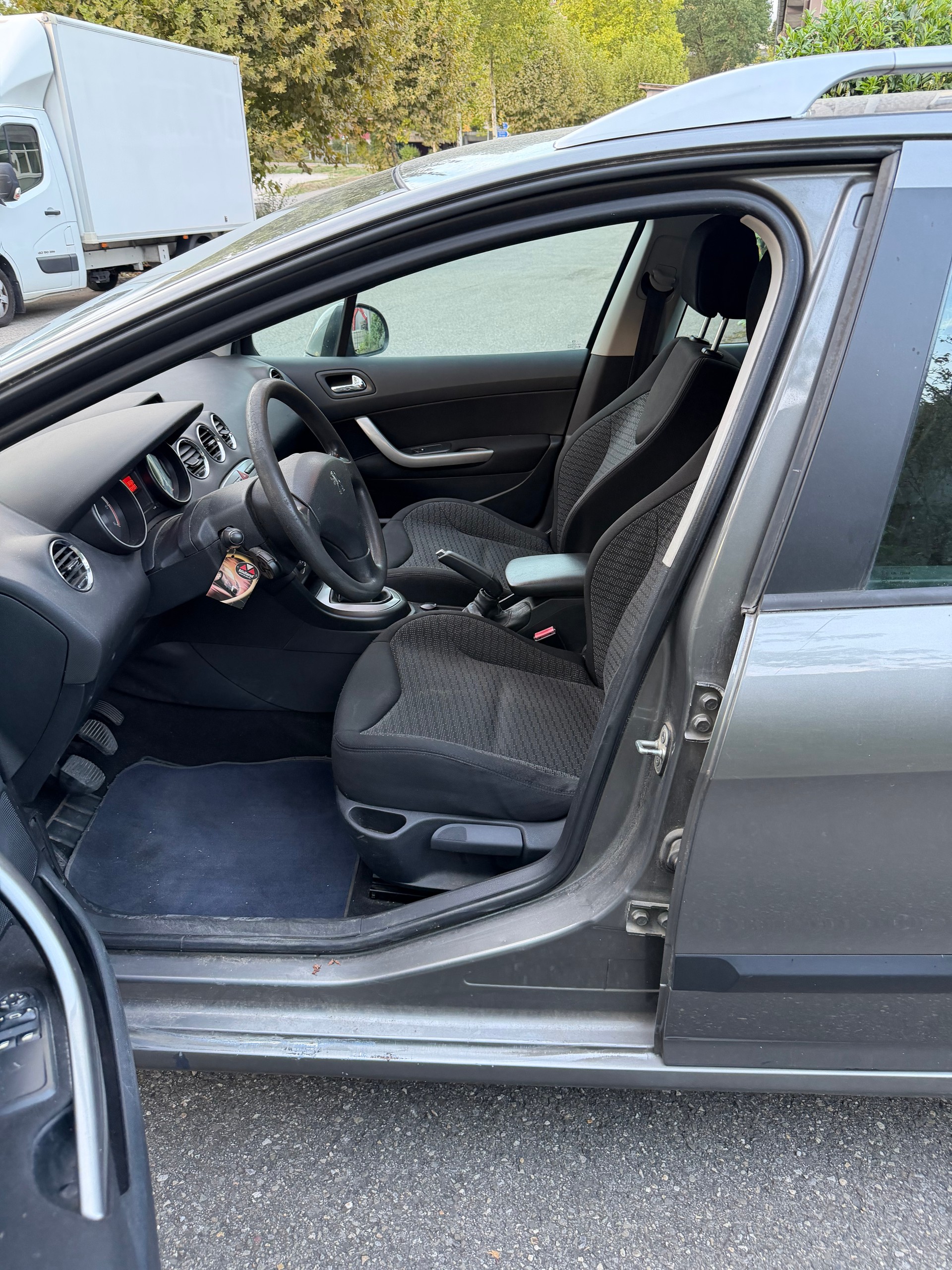 PEUGEOT 308 SW 1.6 HDI Trendy-image-6