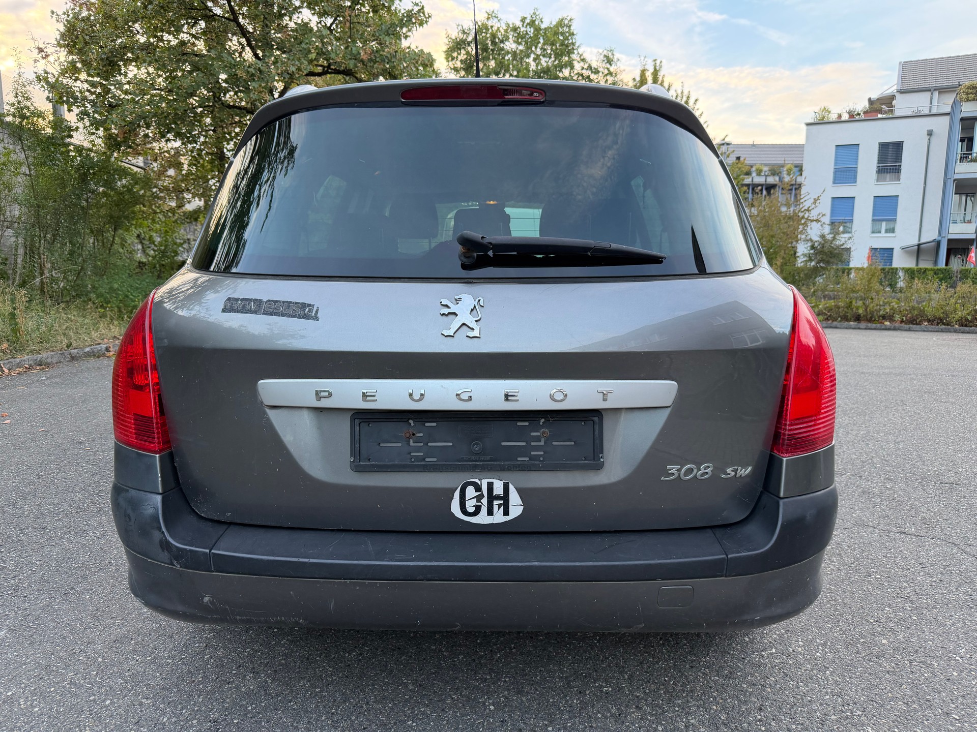 PEUGEOT 308 SW 1.6 HDI Trendy-image-4