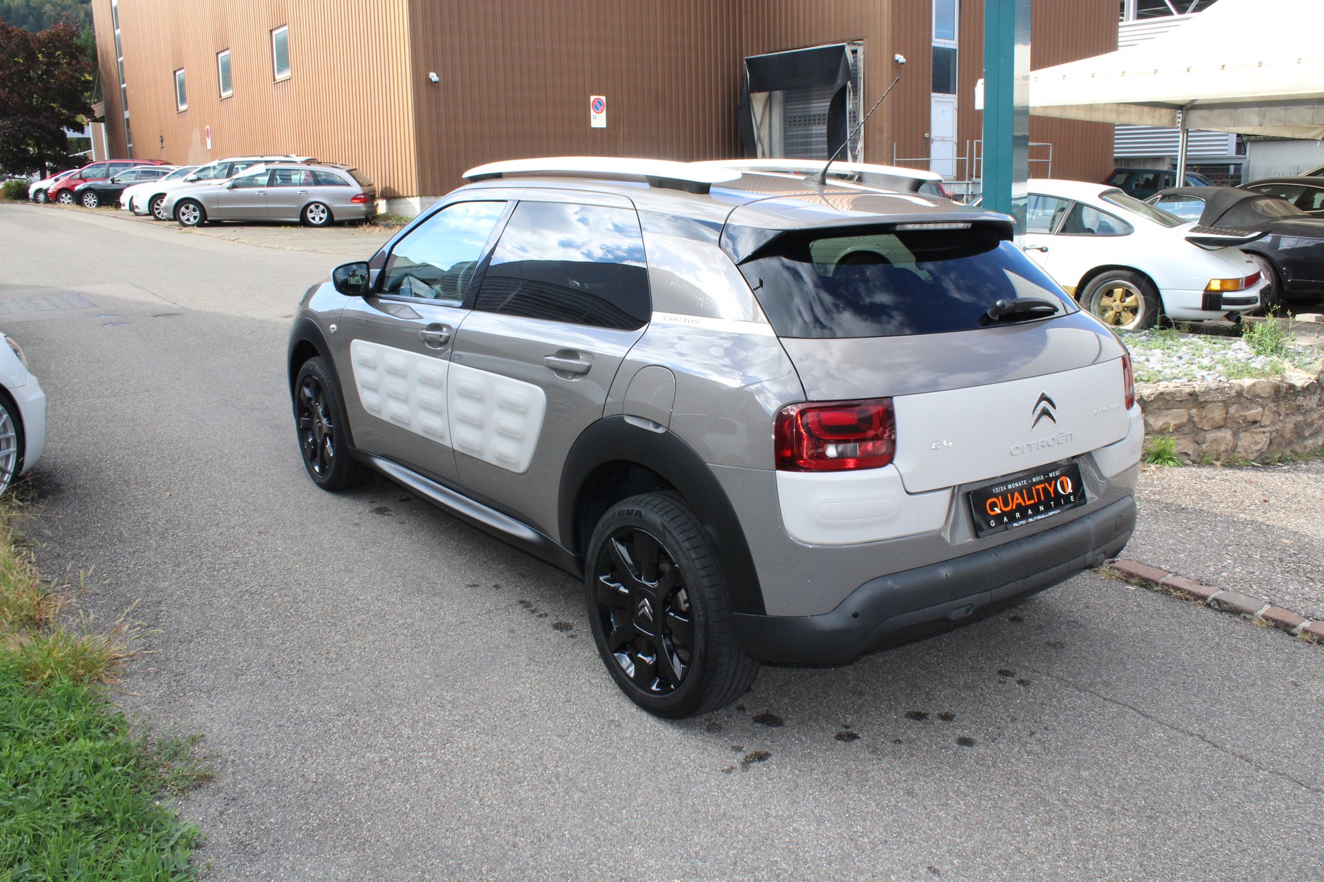 CITROEN C4 Cactus 1.6 BlueHDi Shine-image-3