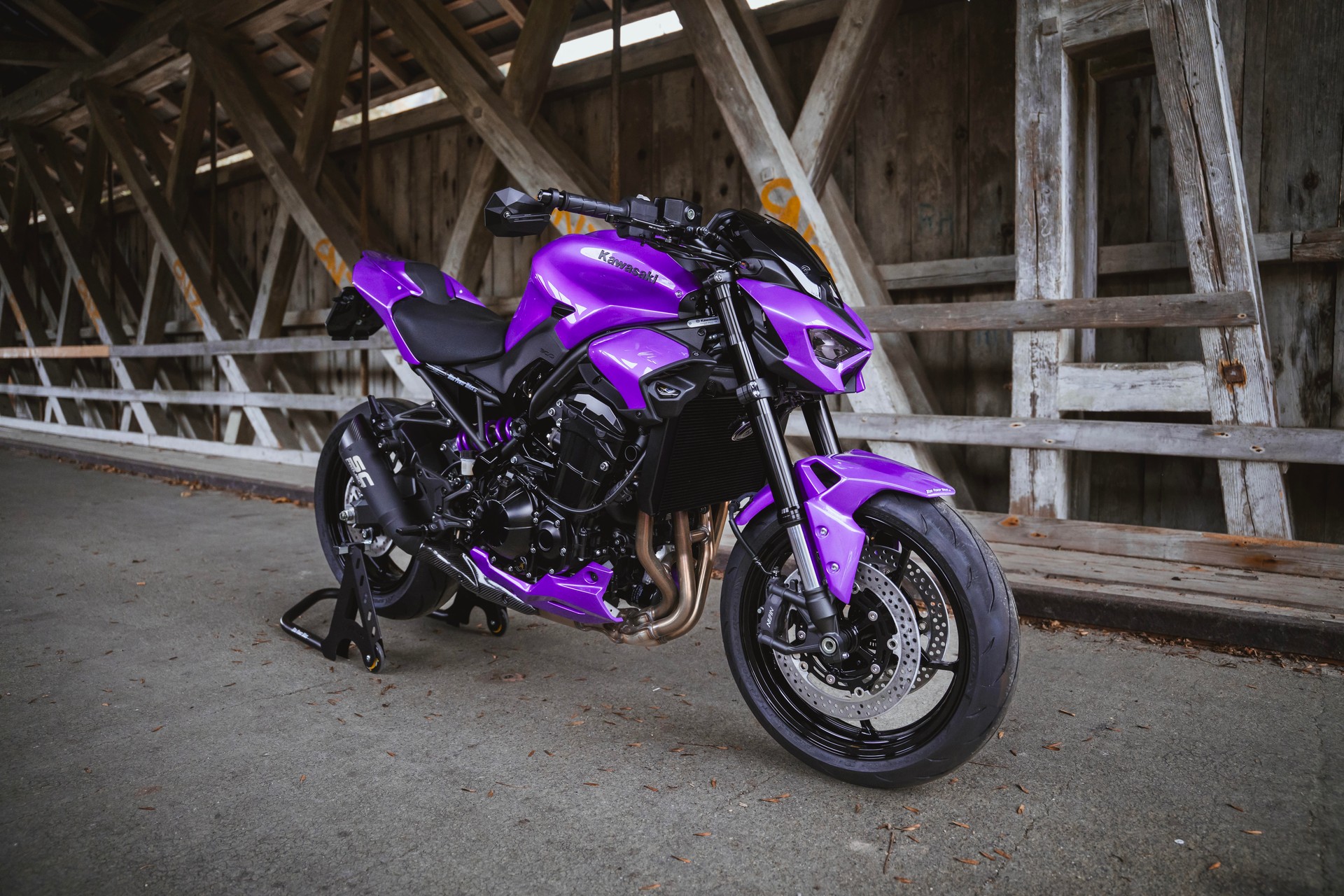KAWASAKI Z 900 (35kW) MY27 - Sonderumbau violett-image-11