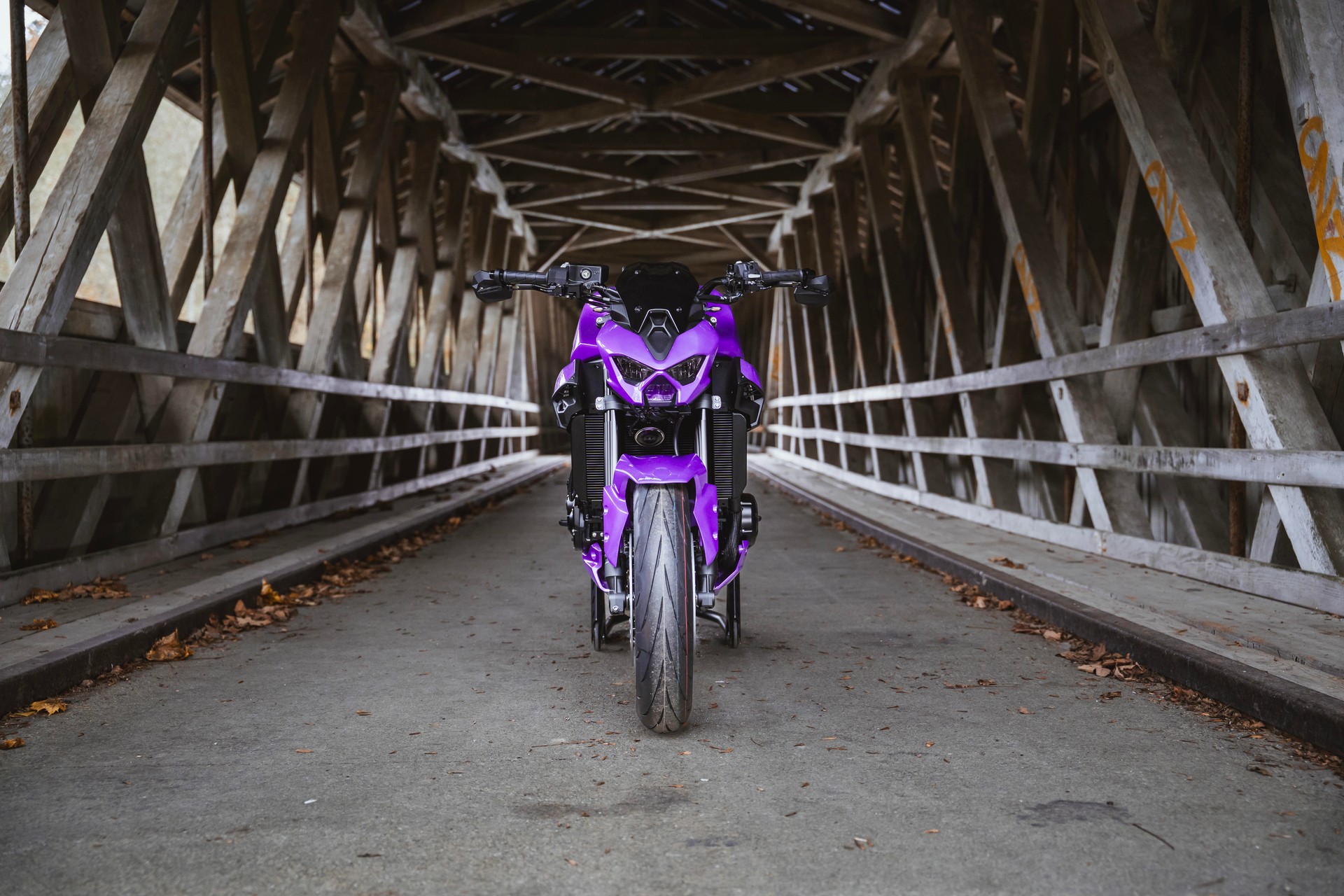 KAWASAKI Z 900 (35kW) MY27 - Sonderumbau violett-image-10