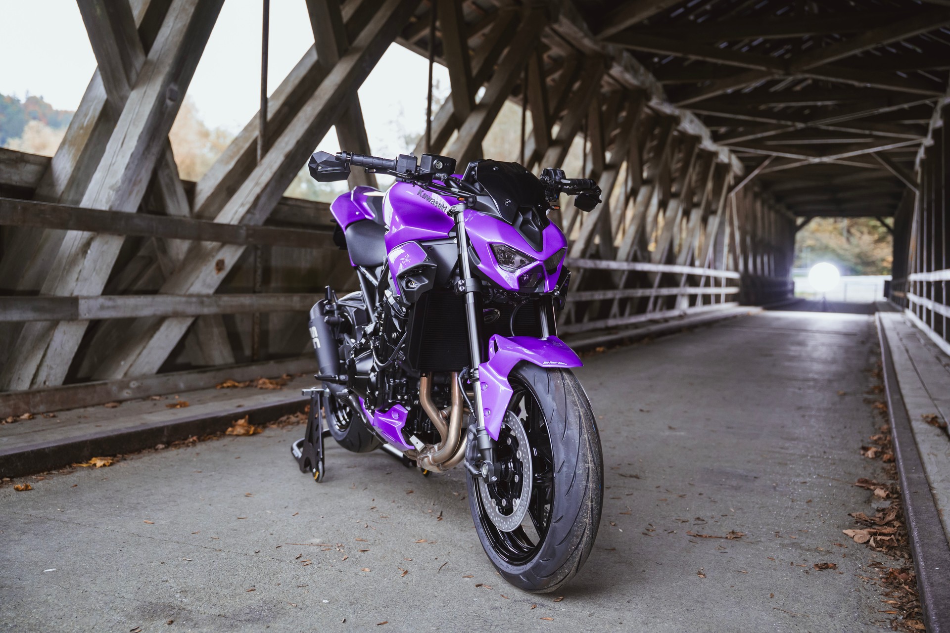 KAWASAKI Z 900 (35kW) MY27 - Sonderumbau violett-image-9