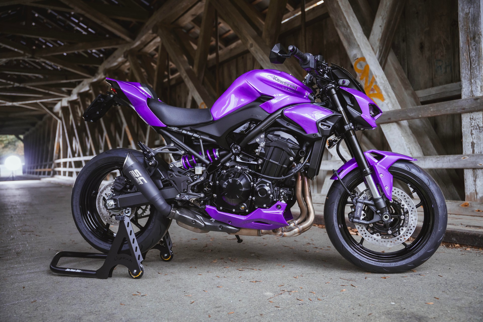KAWASAKI Z 900 (35kW) MY27 - Sonderumbau violett-image-6