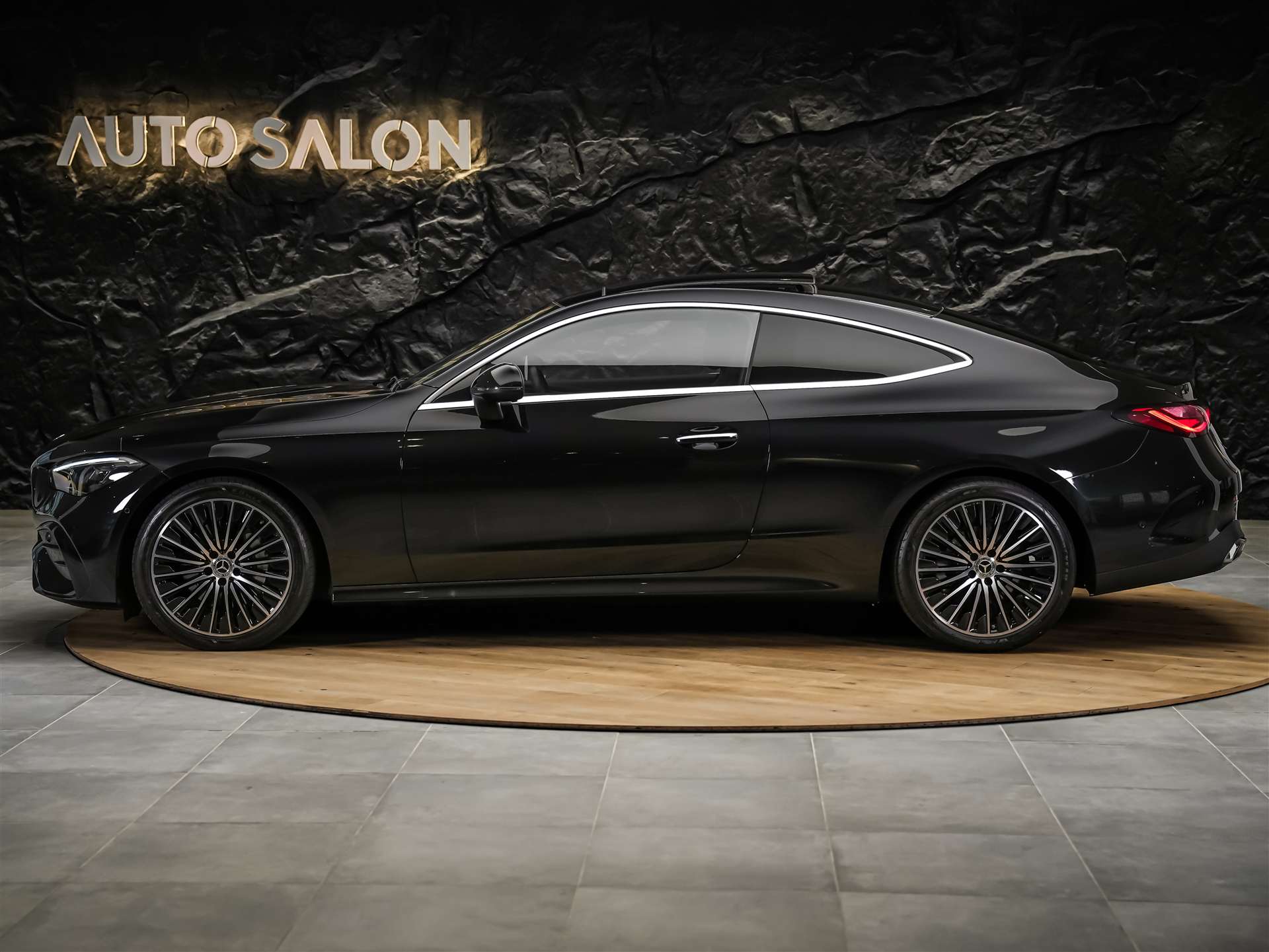 MERCEDES-BENZ CLE 220 d AMG Line Coupé 9G-Tronic *Werksgarantie*Panorama*-showroom-element-1