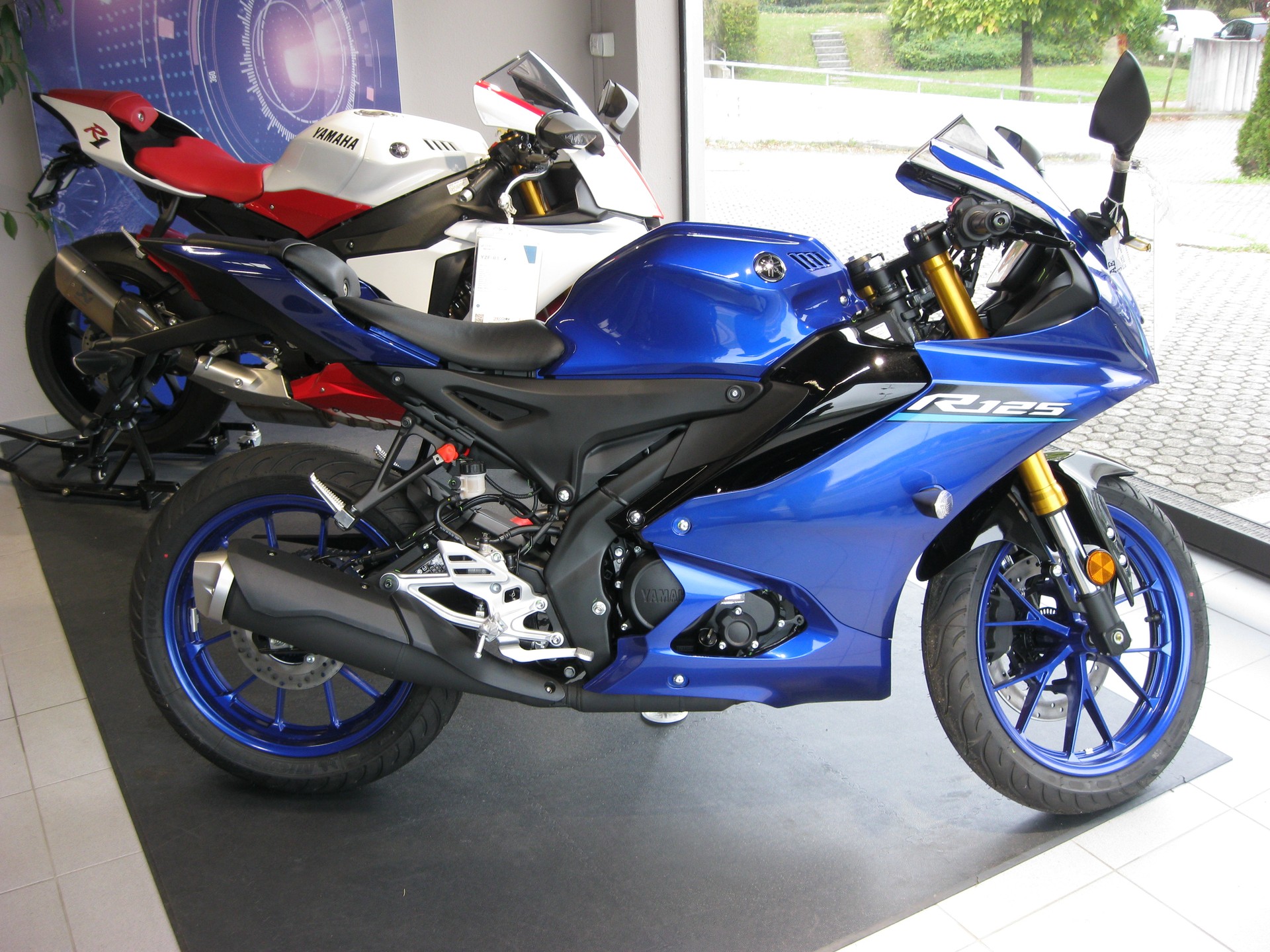 YAMAHA YZF-R 125 ABS-image-0
