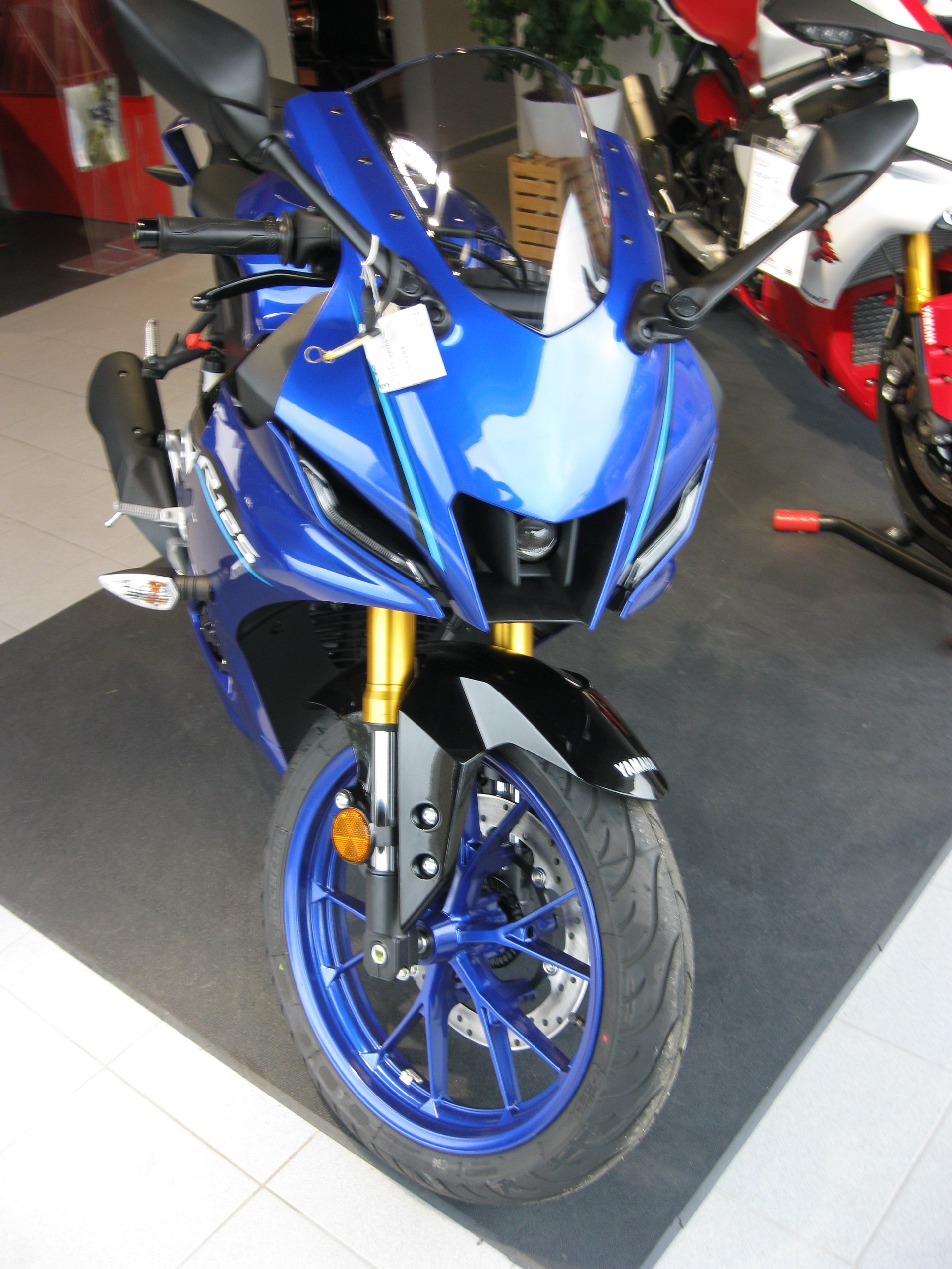 YAMAHA YZF-R 125 ABS-image-2
