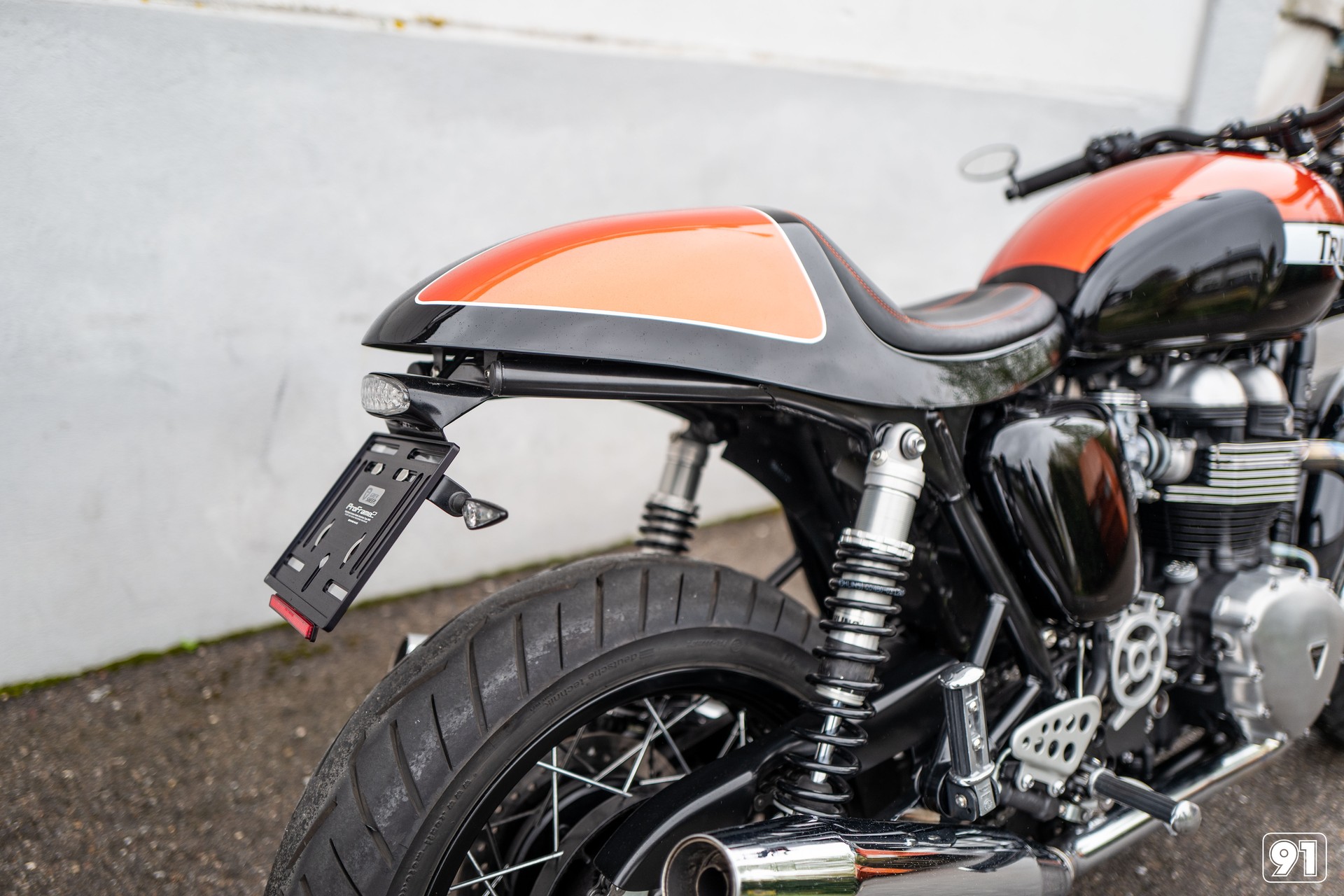 TRIUMPH Thruxton 900 i-image-3