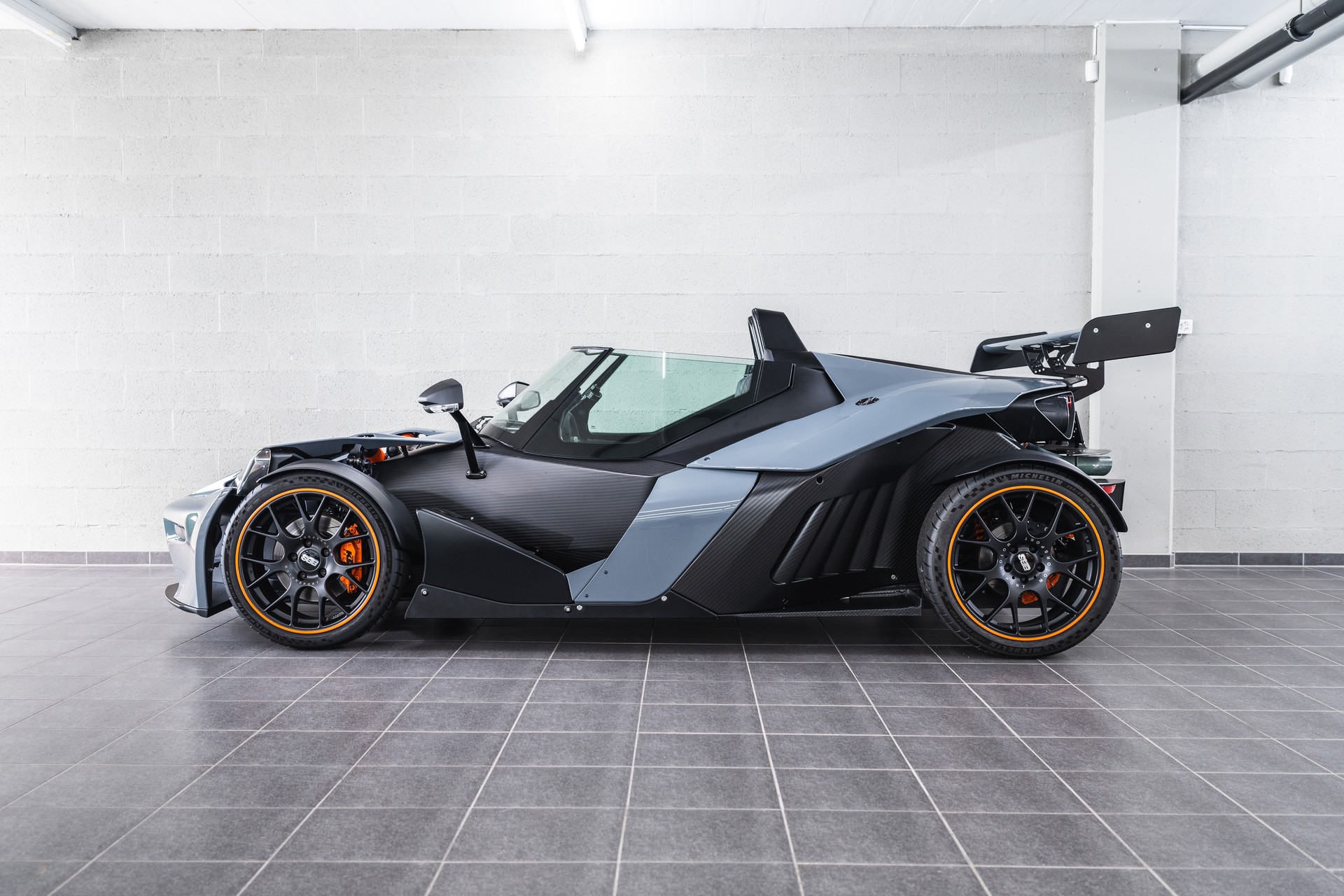 KTM X-BOW GT  DSG-showroom-element-3
