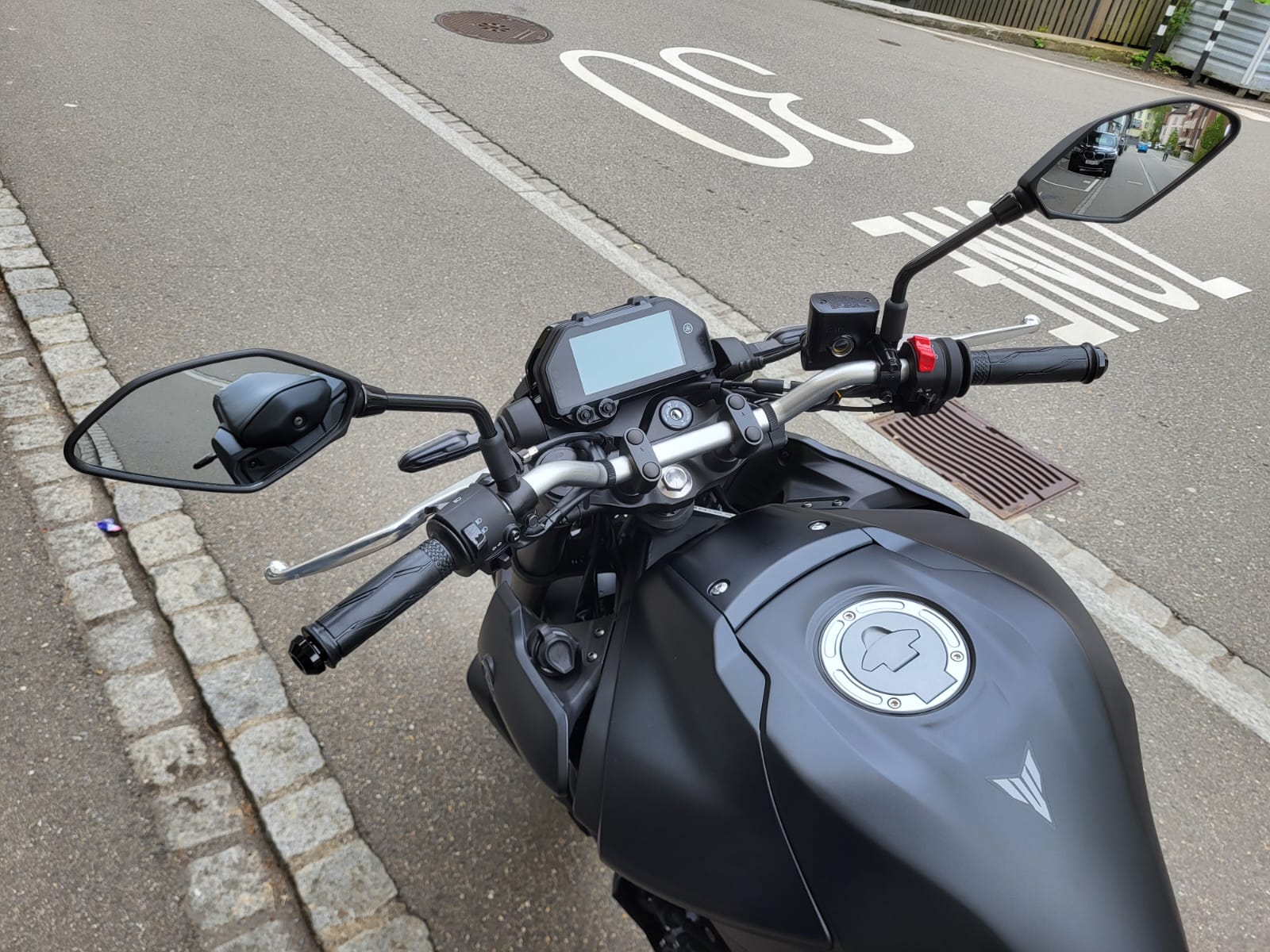 YAMAHA MT-03-image-4