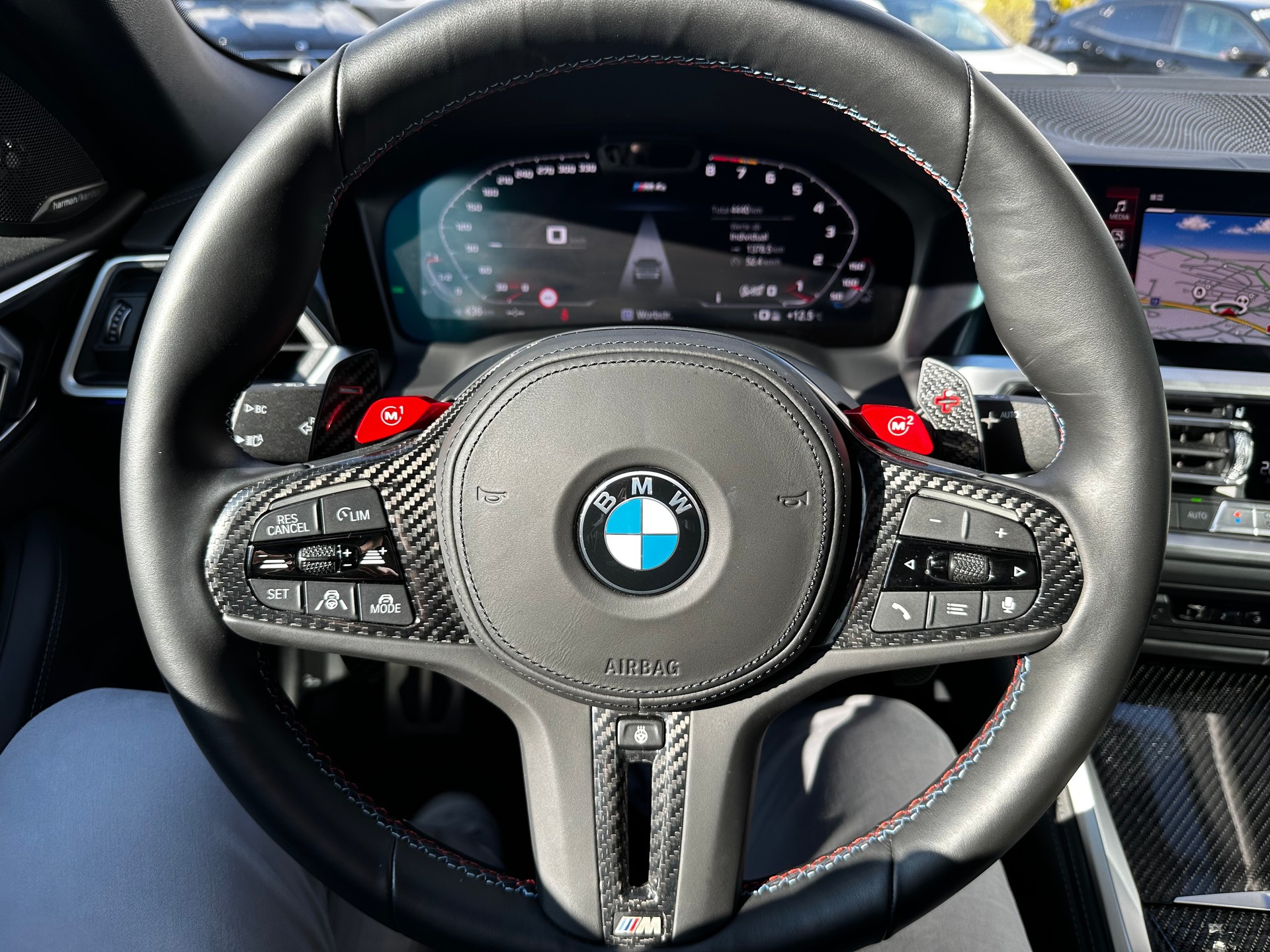 BMW M4 Cabrio Competition M xDrive-image-11