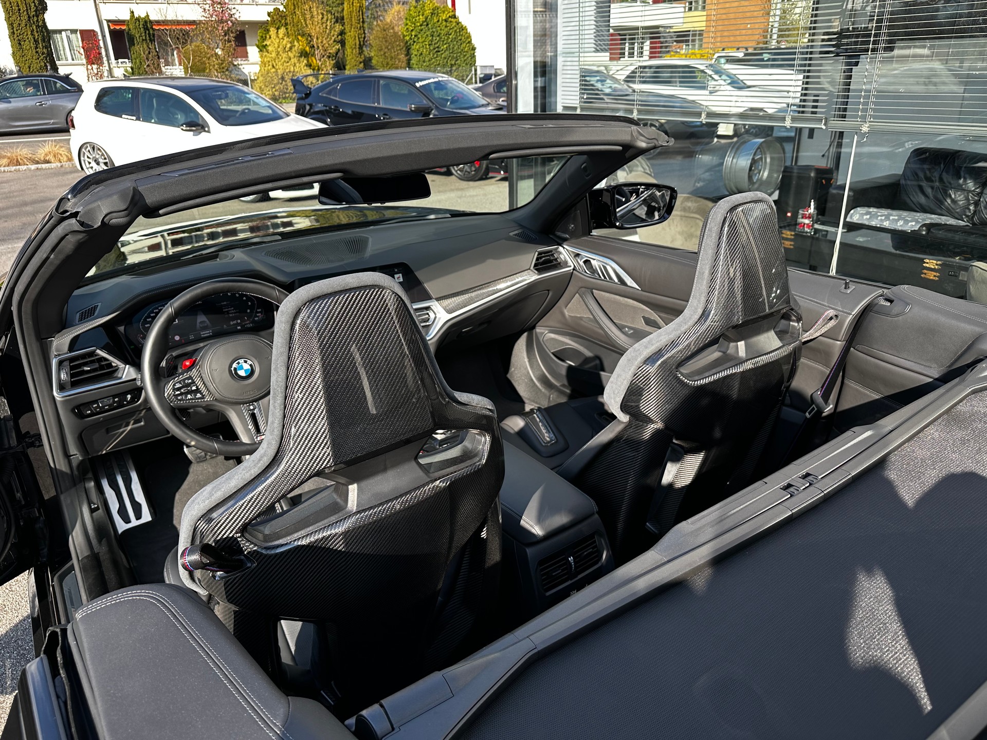 BMW M4 Cabrio Competition M xDrive-image-9