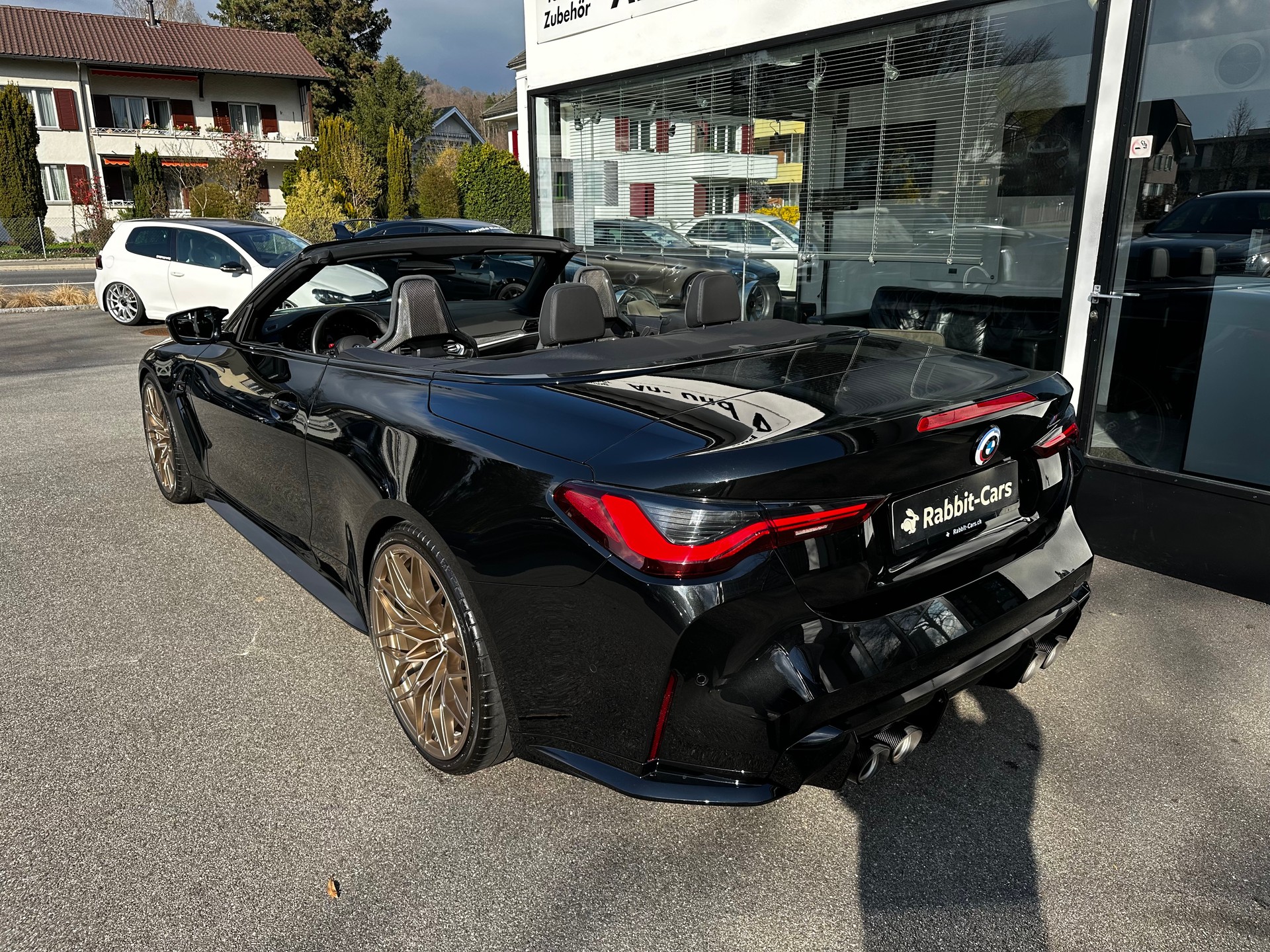 BMW M4 Cabrio Competition M xDrive-image-3
