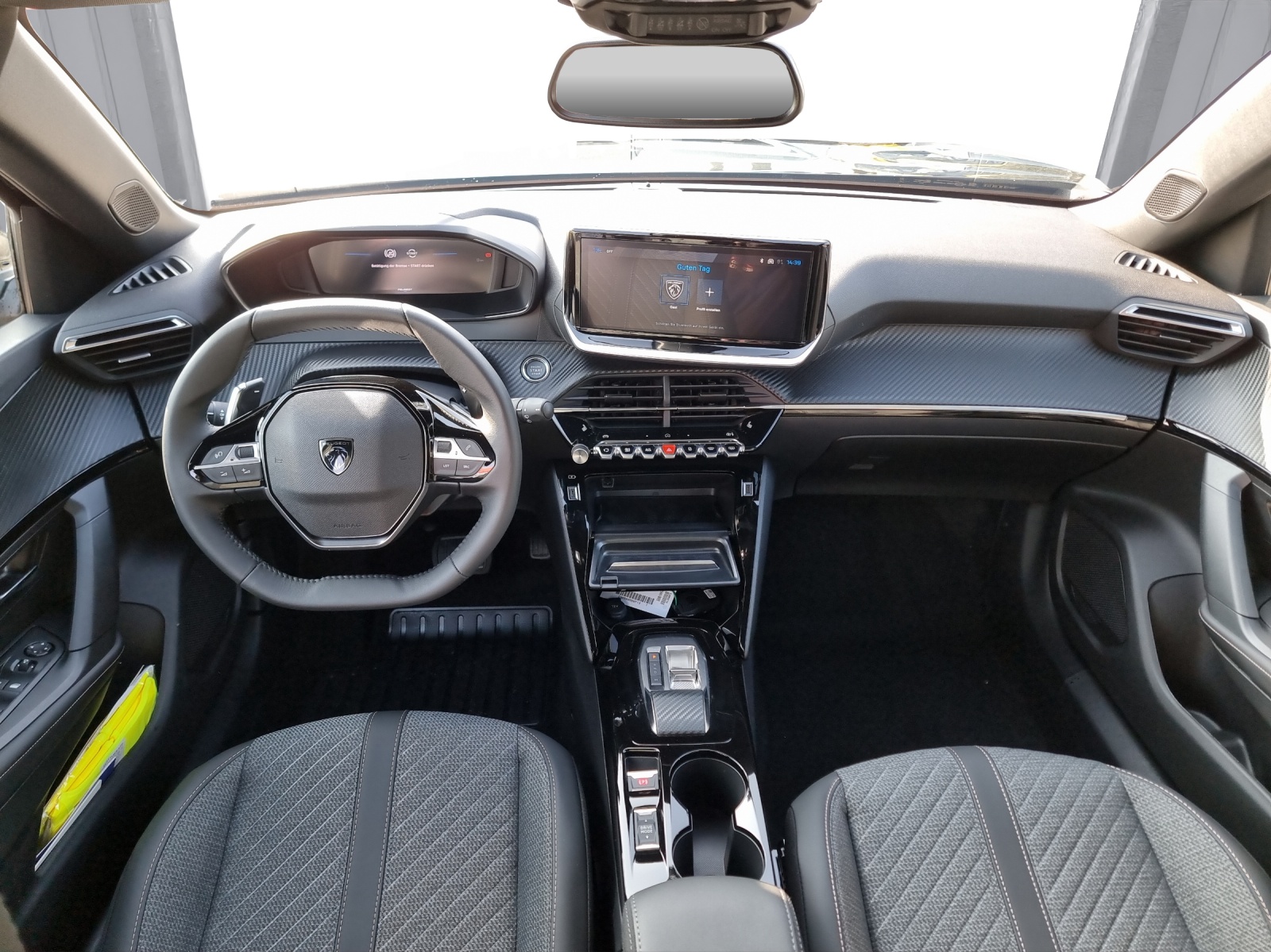 PEUGEOT 2008 1.2 136 MHEV Allure-image-8