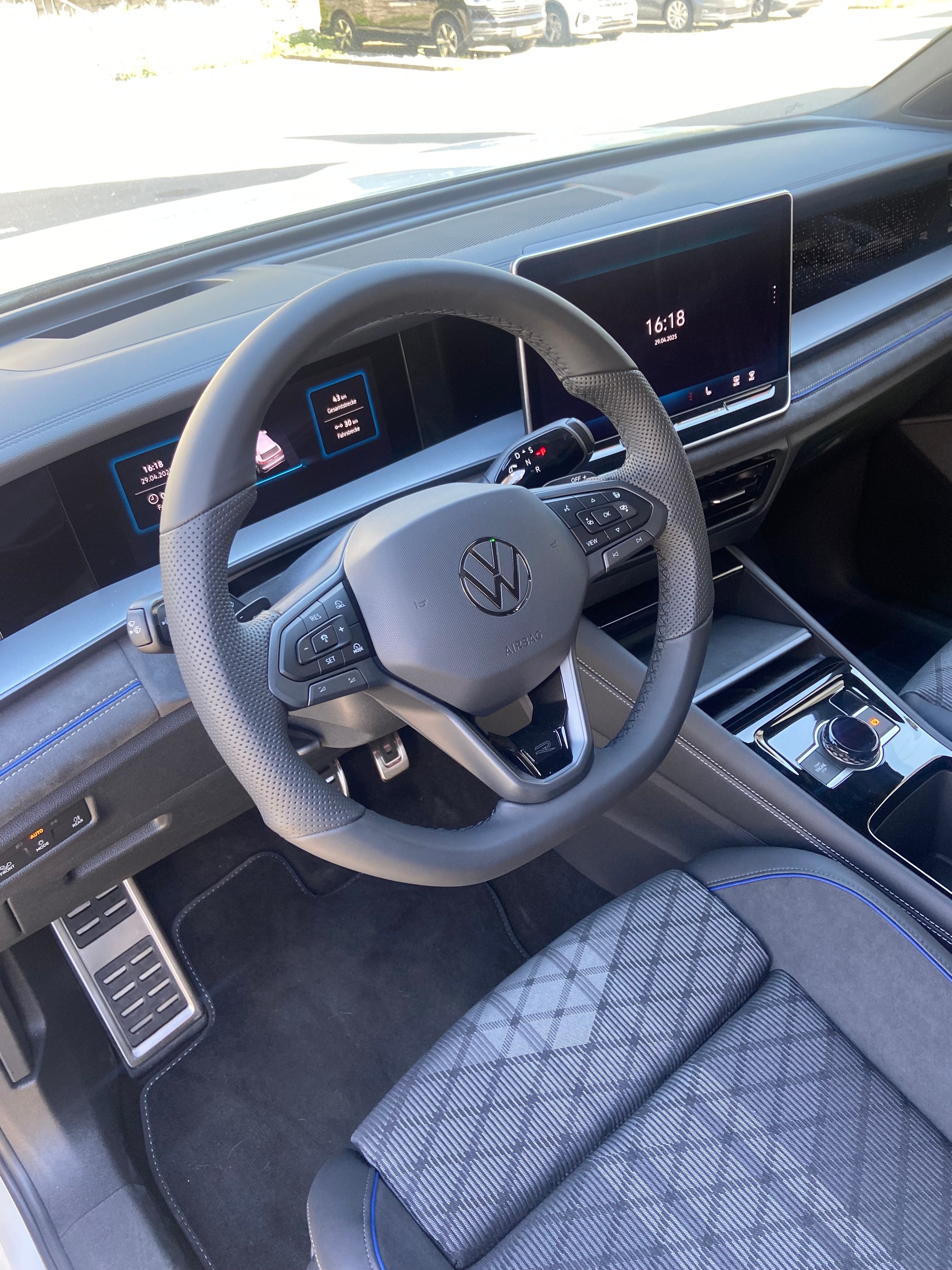 VW Tayron 2.0 TSI R-Line UNITED DSG 4Motion-image-10