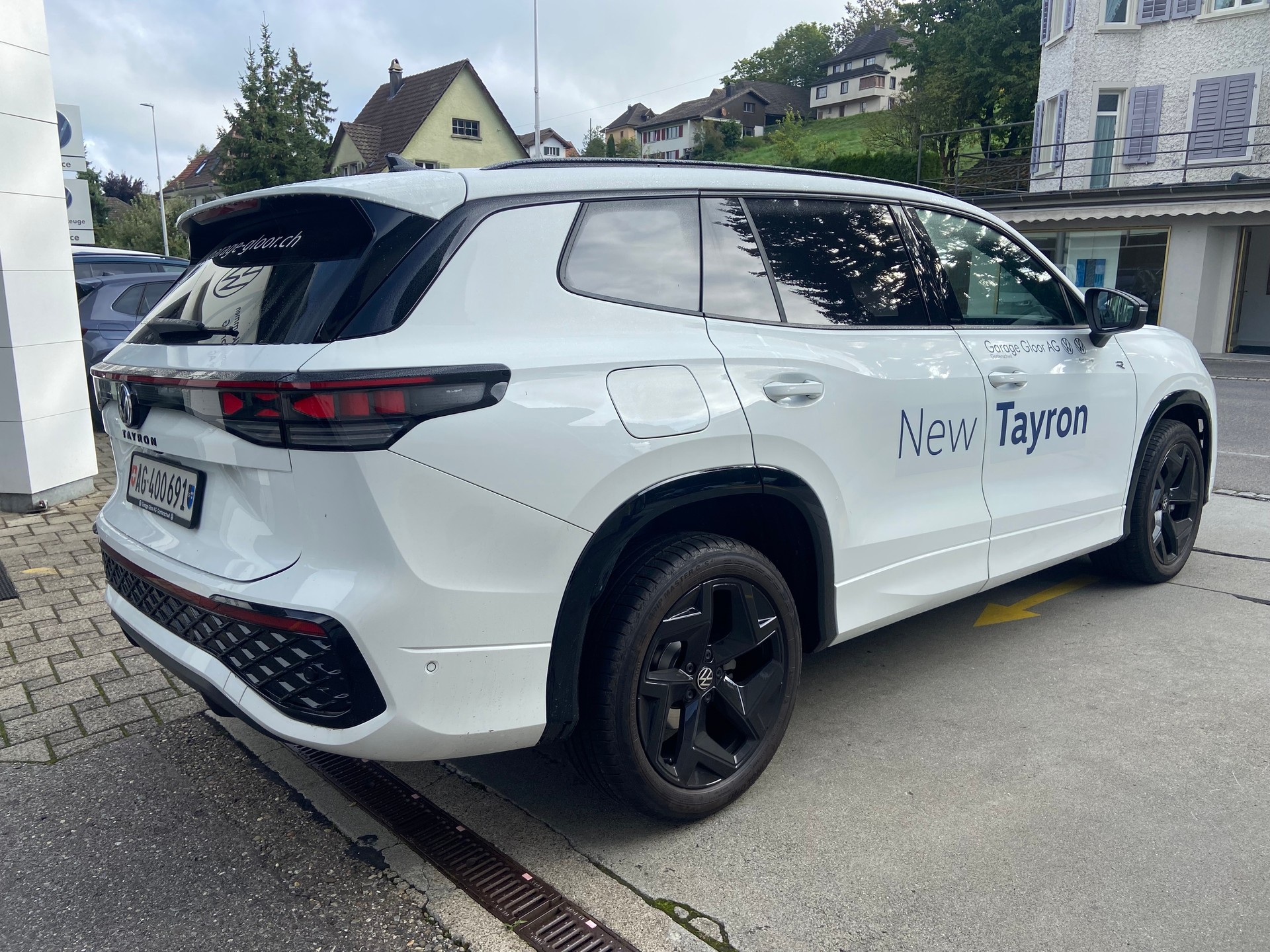 VW Tayron 2.0 TSI R-Line UNITED DSG 4Motion-image-6