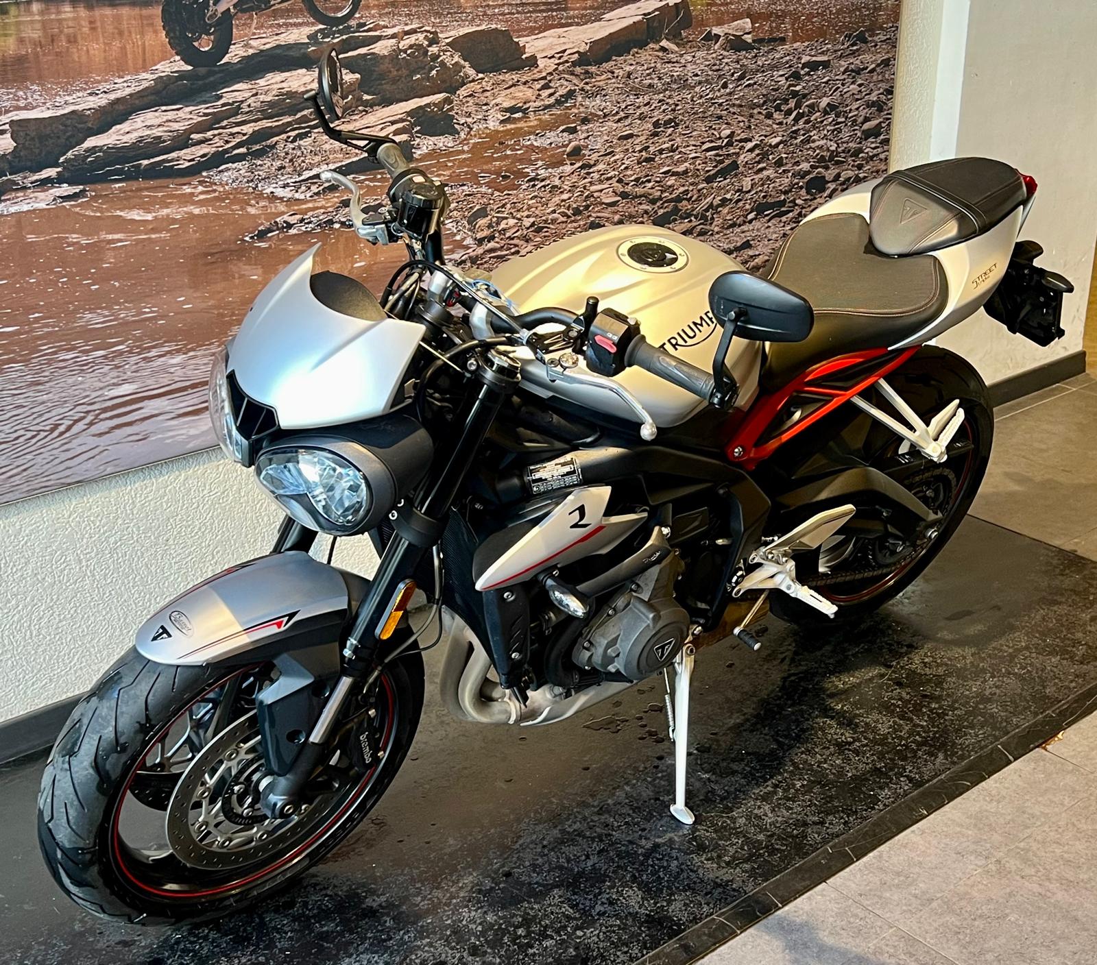 TRIUMPH Street Triple R 765 ABS-image-2