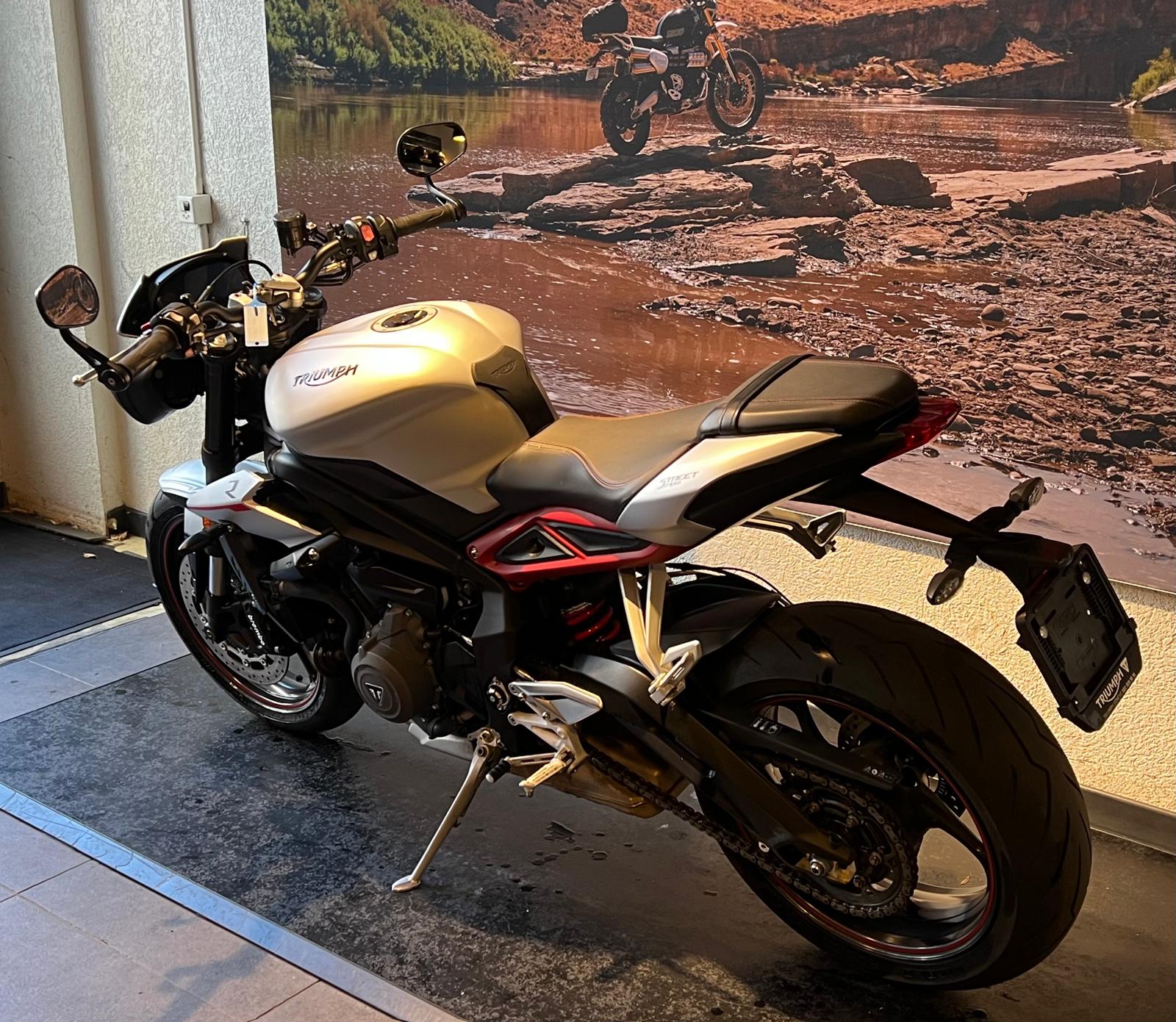 TRIUMPH Street Triple R 765 ABS-image-4