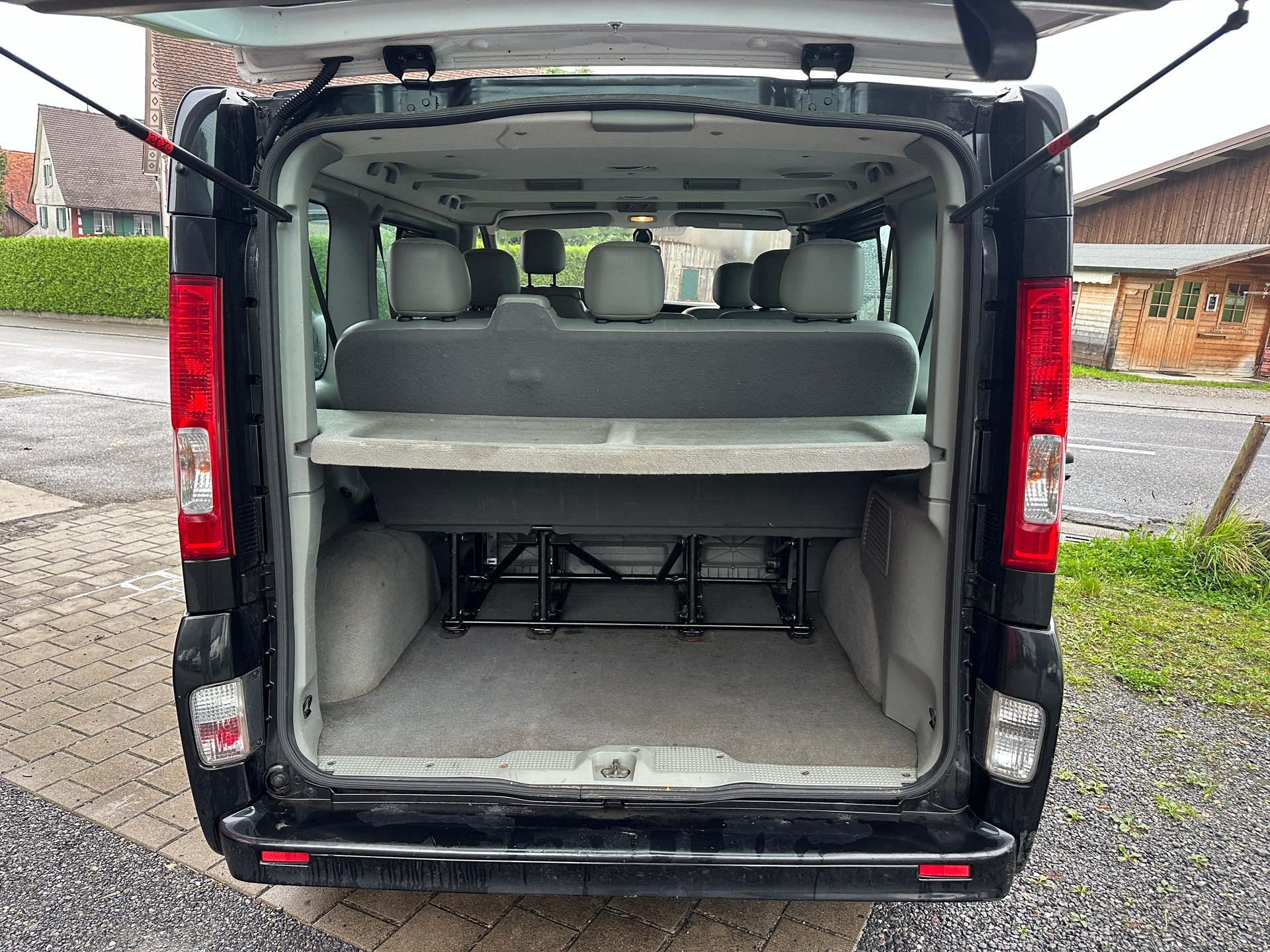 NISSAN Primastar Avantour 2.5dCi 150 Premium 8Pl-image-11