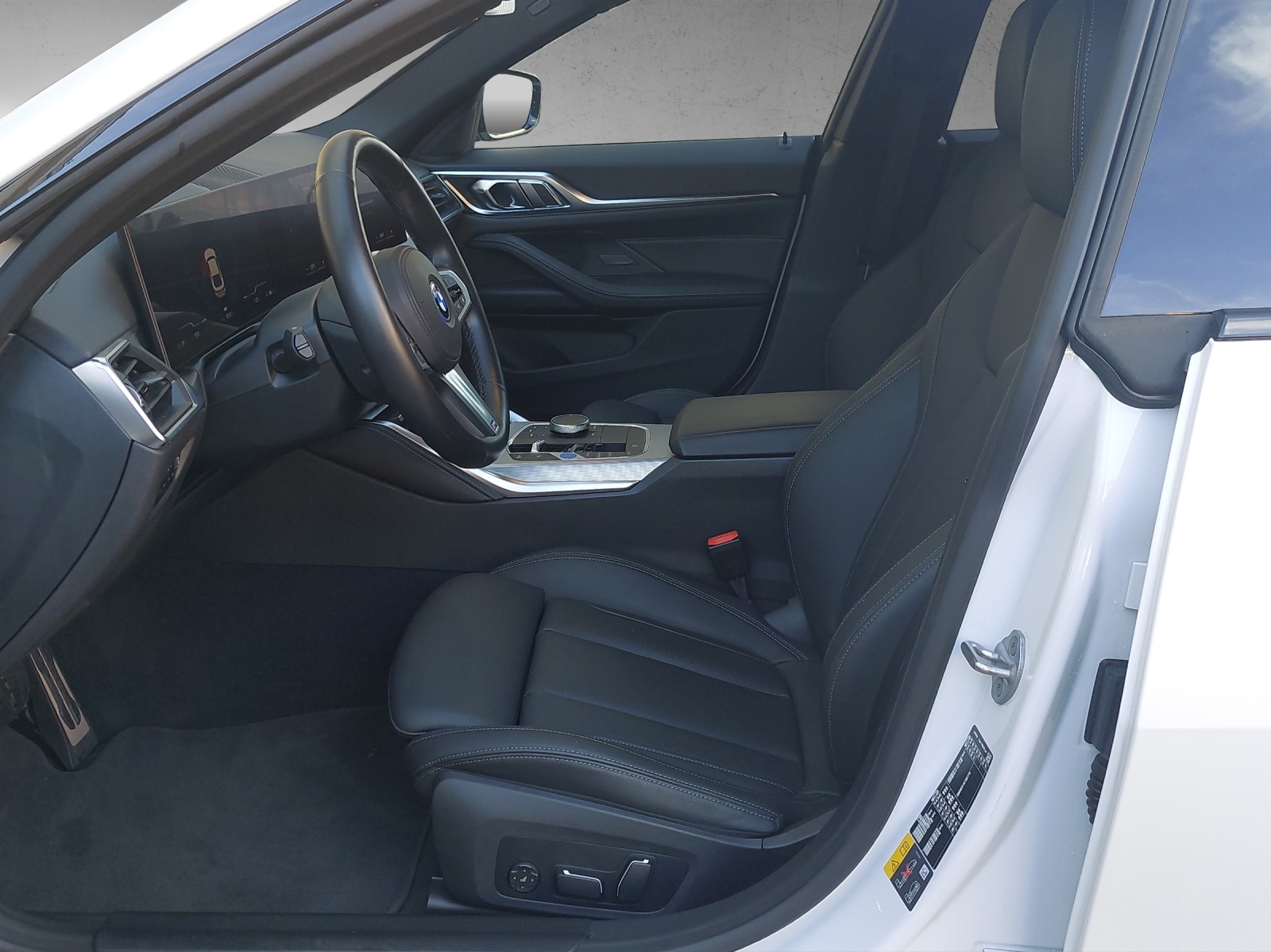BMW i4 eDrive 40 M Sport-image-16