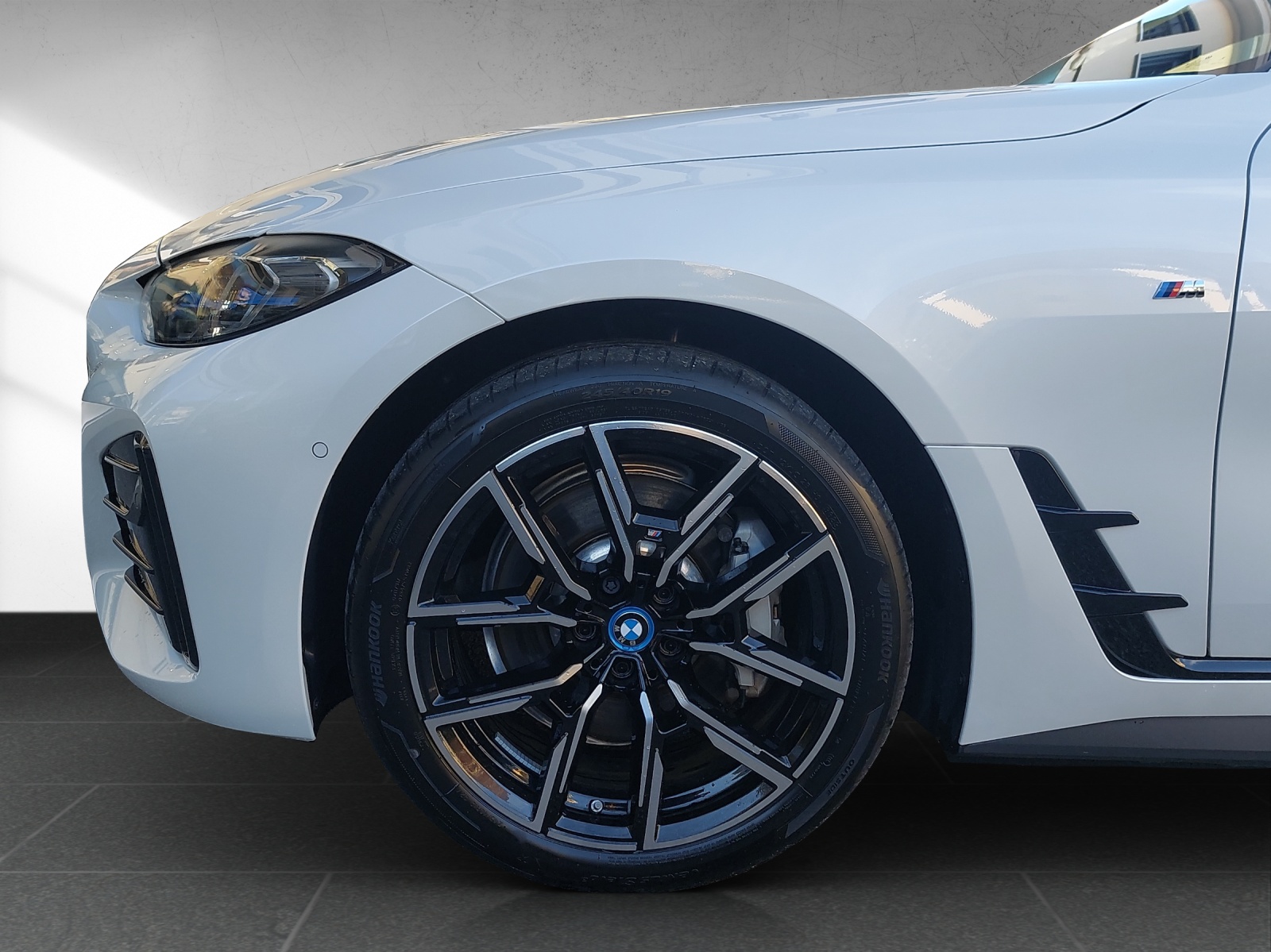 BMW i4 eDrive 40 M Sport-image-9