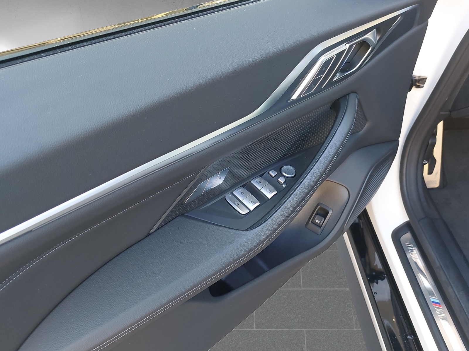 BMW i4 eDrive 40 M Sport-image-15