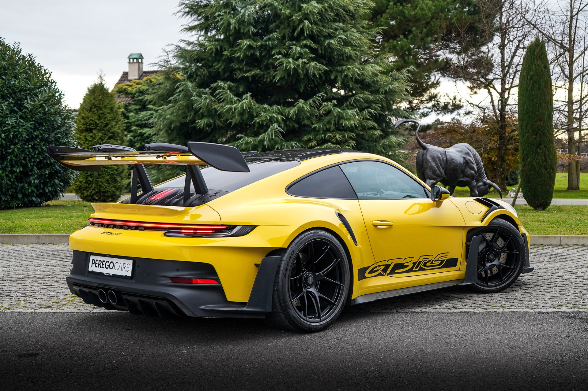 PORSCHE 911 GT3 RS-image-3