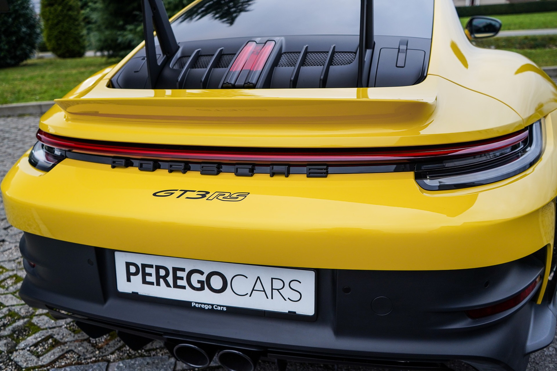 PORSCHE 911 GT3 RS-image-14