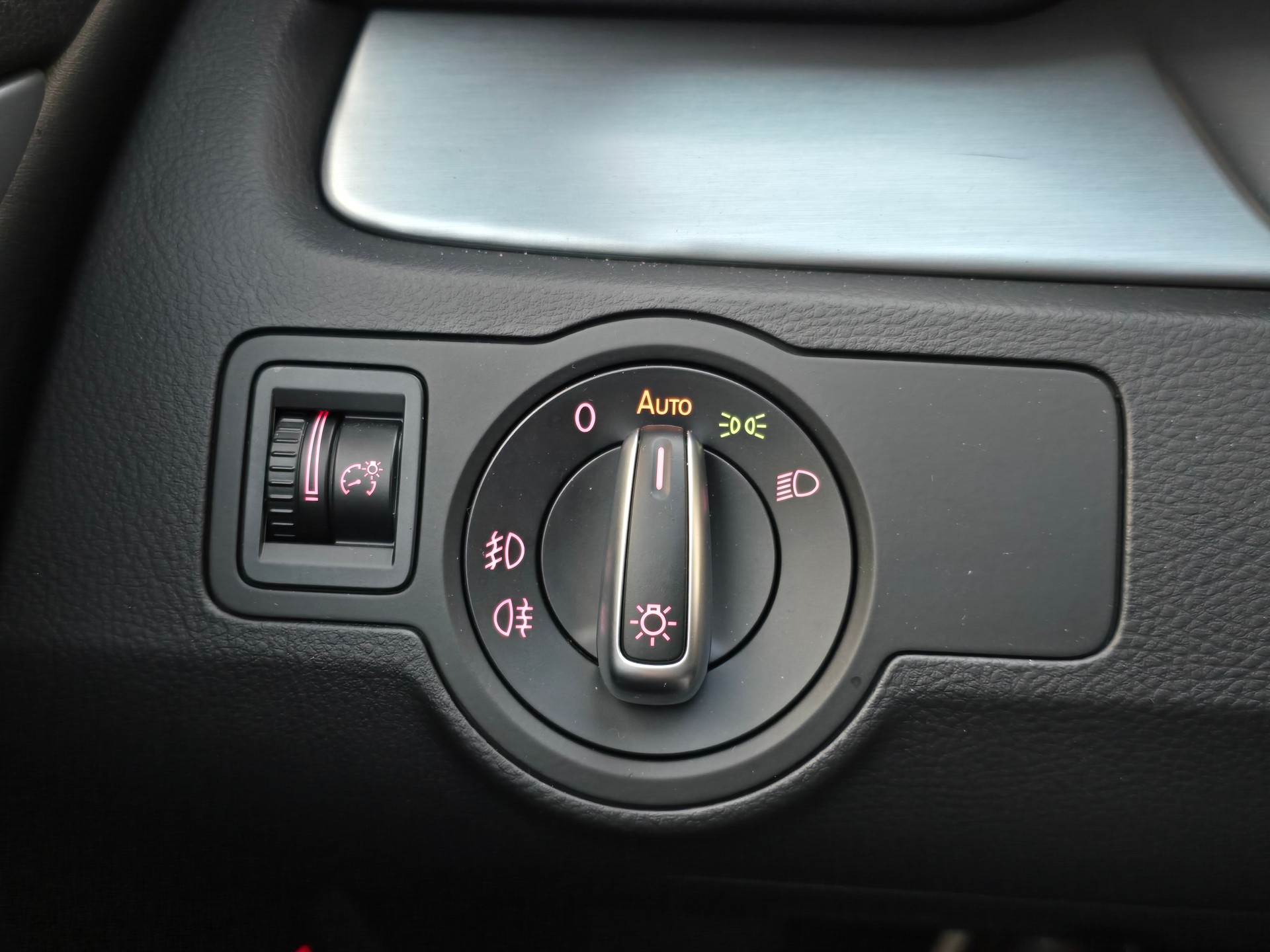 VW CC 2.0 TDI BlueMotion Technology DSG-image-24