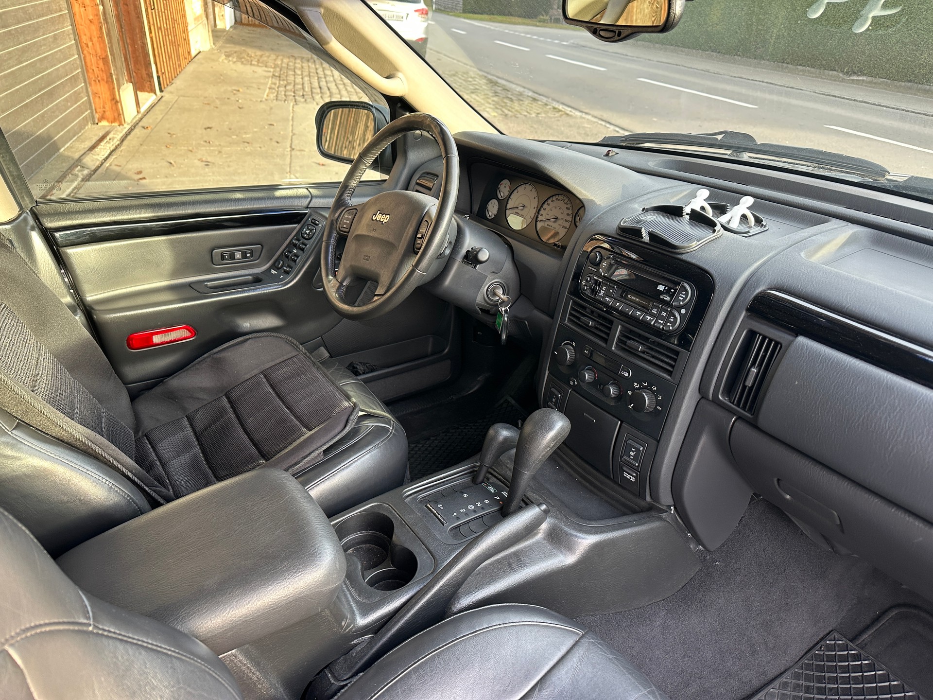 JEEP Grand Cherokee 4.7 Limited Automatic-image-10