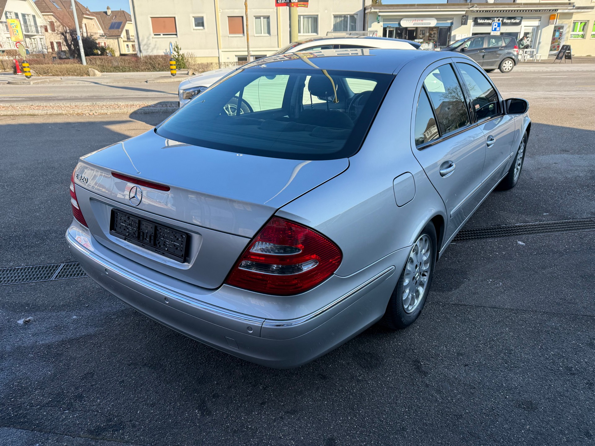 MERCEDES-BENZ E 320 Elégance Automatic-image-9