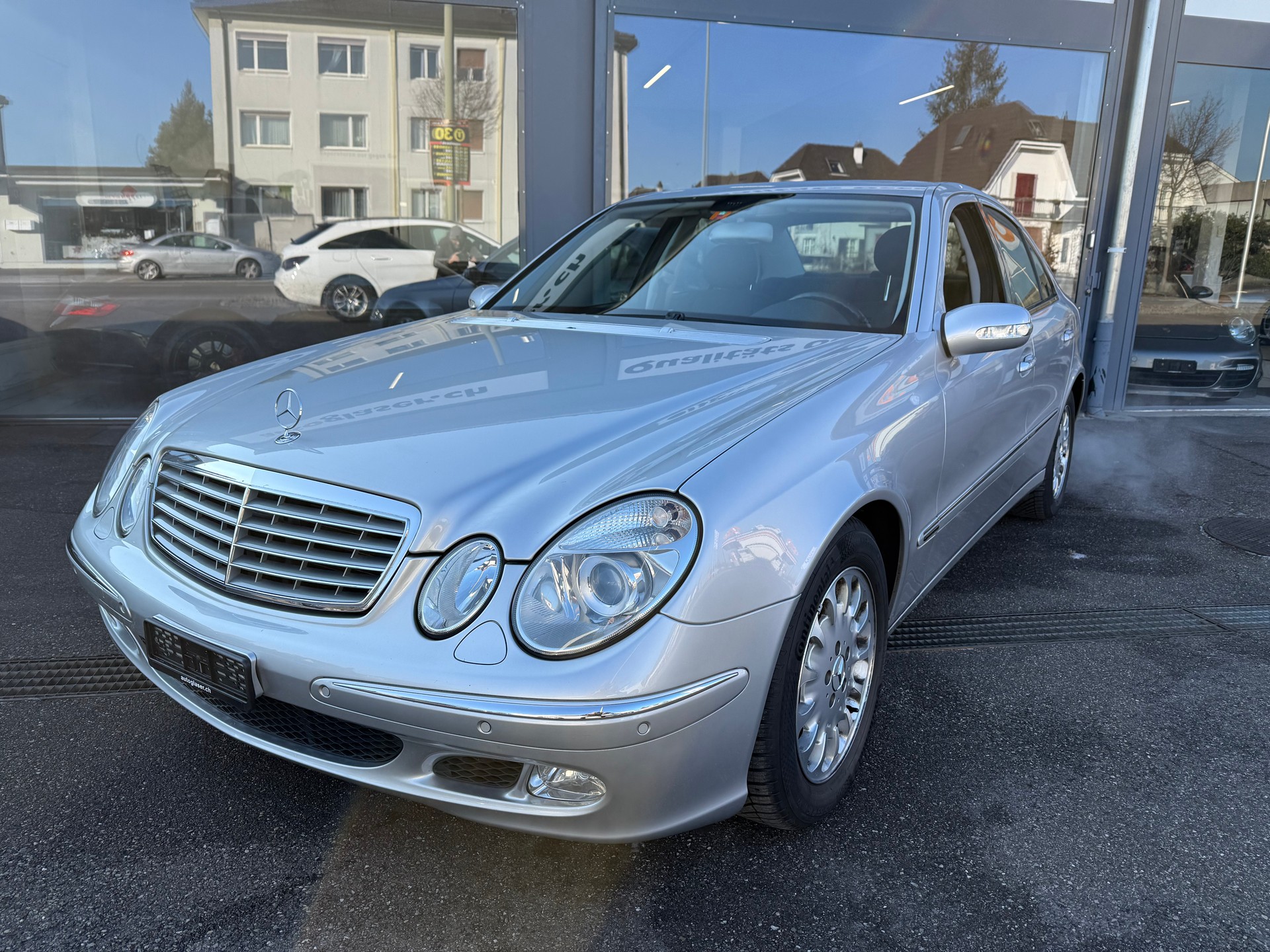 MERCEDES-BENZ E 320 Elégance Automatic-showroom-element-2