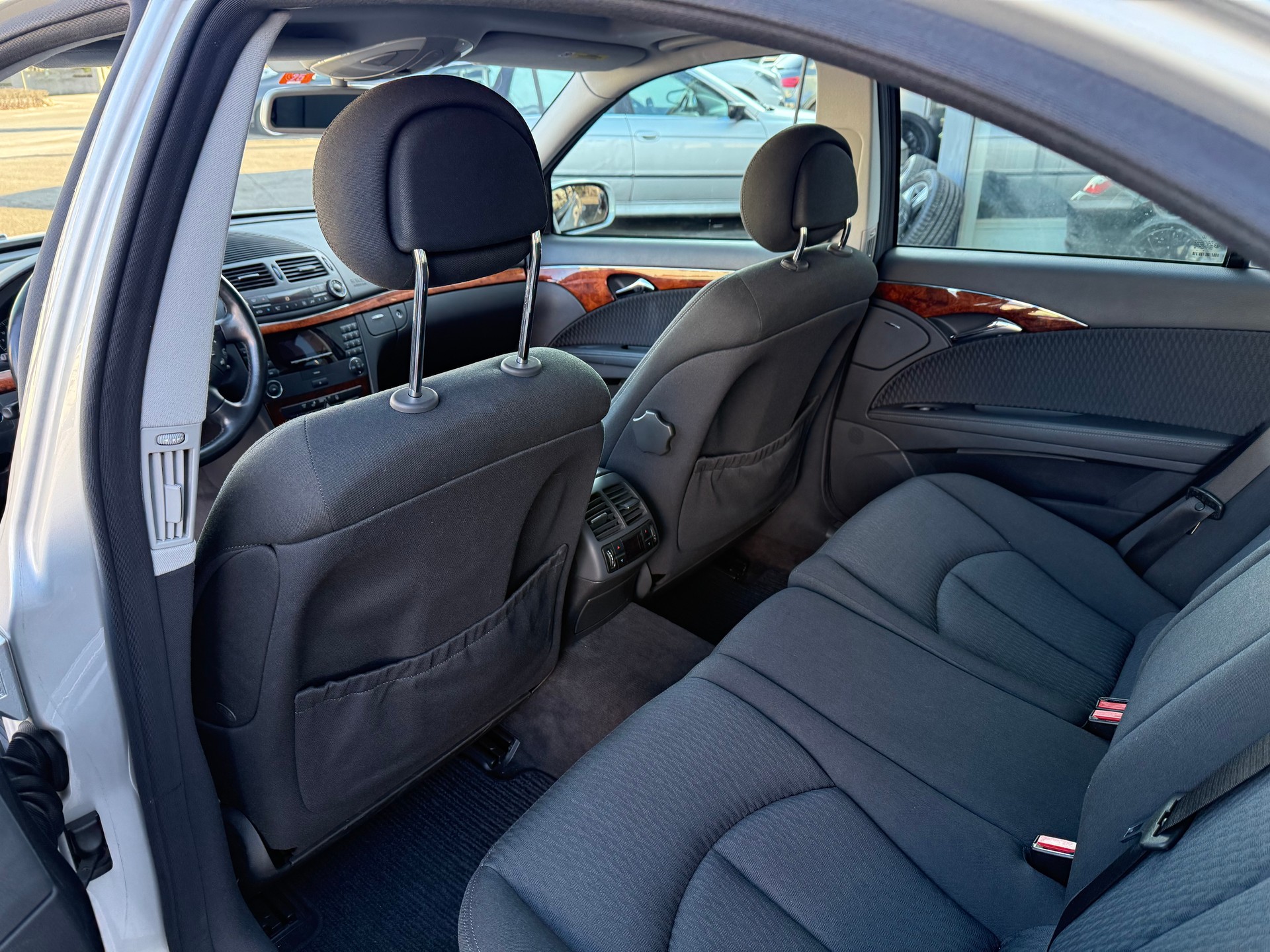 MERCEDES-BENZ E 320 Elégance Automatic-image-12