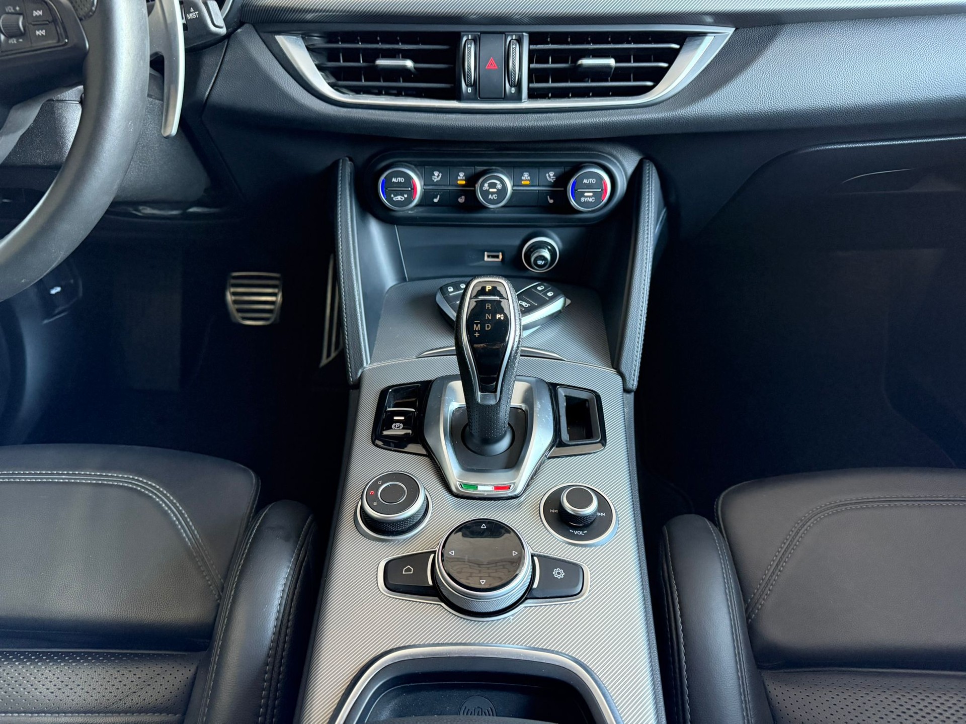 ALFA ROMEO Stelvio 2.2 JTDM Pack Veloce Q4-image-9