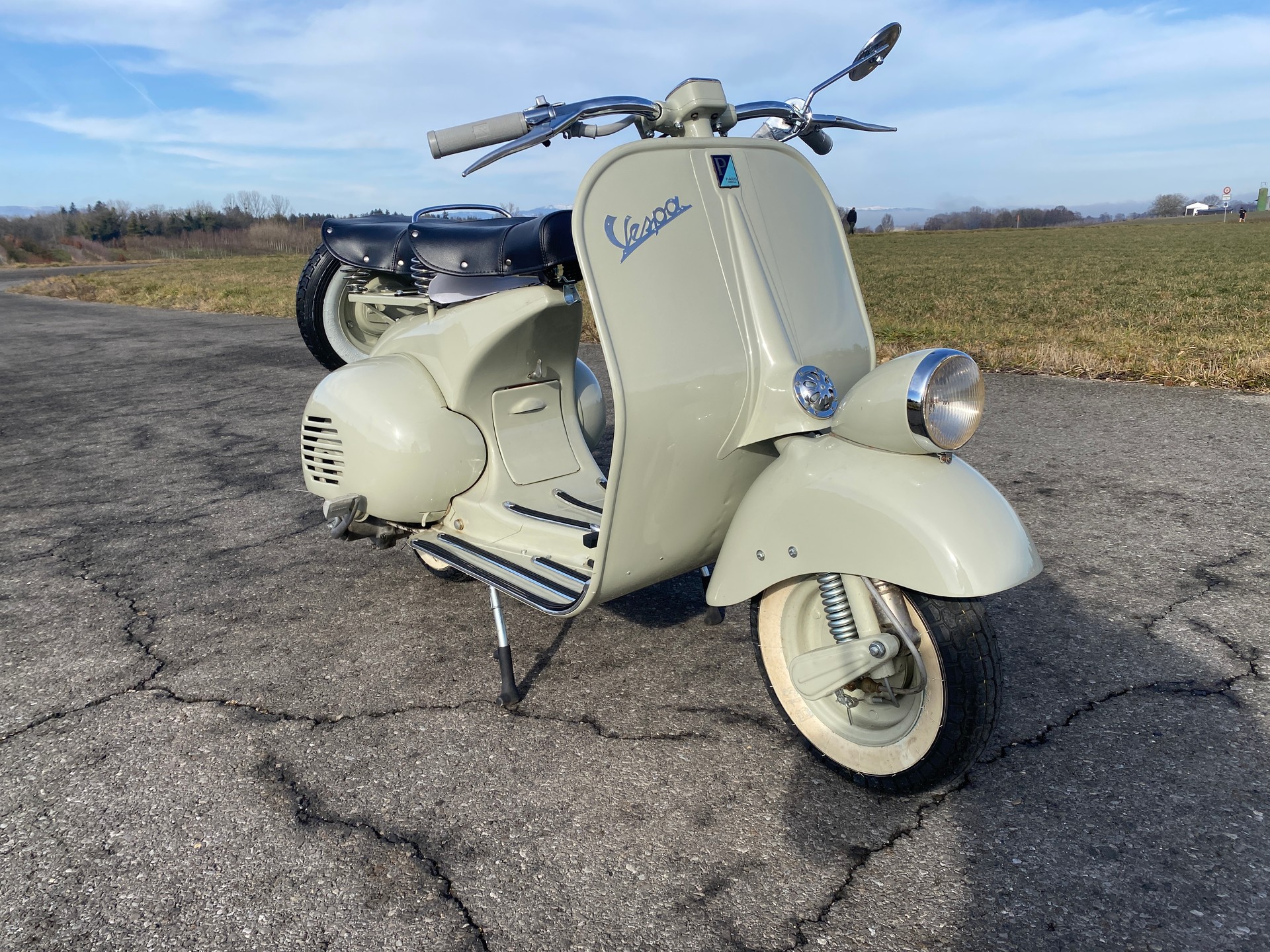 PIAGGIO VESPA 125 VM1T Faro Basso " Etat concours "-image-3