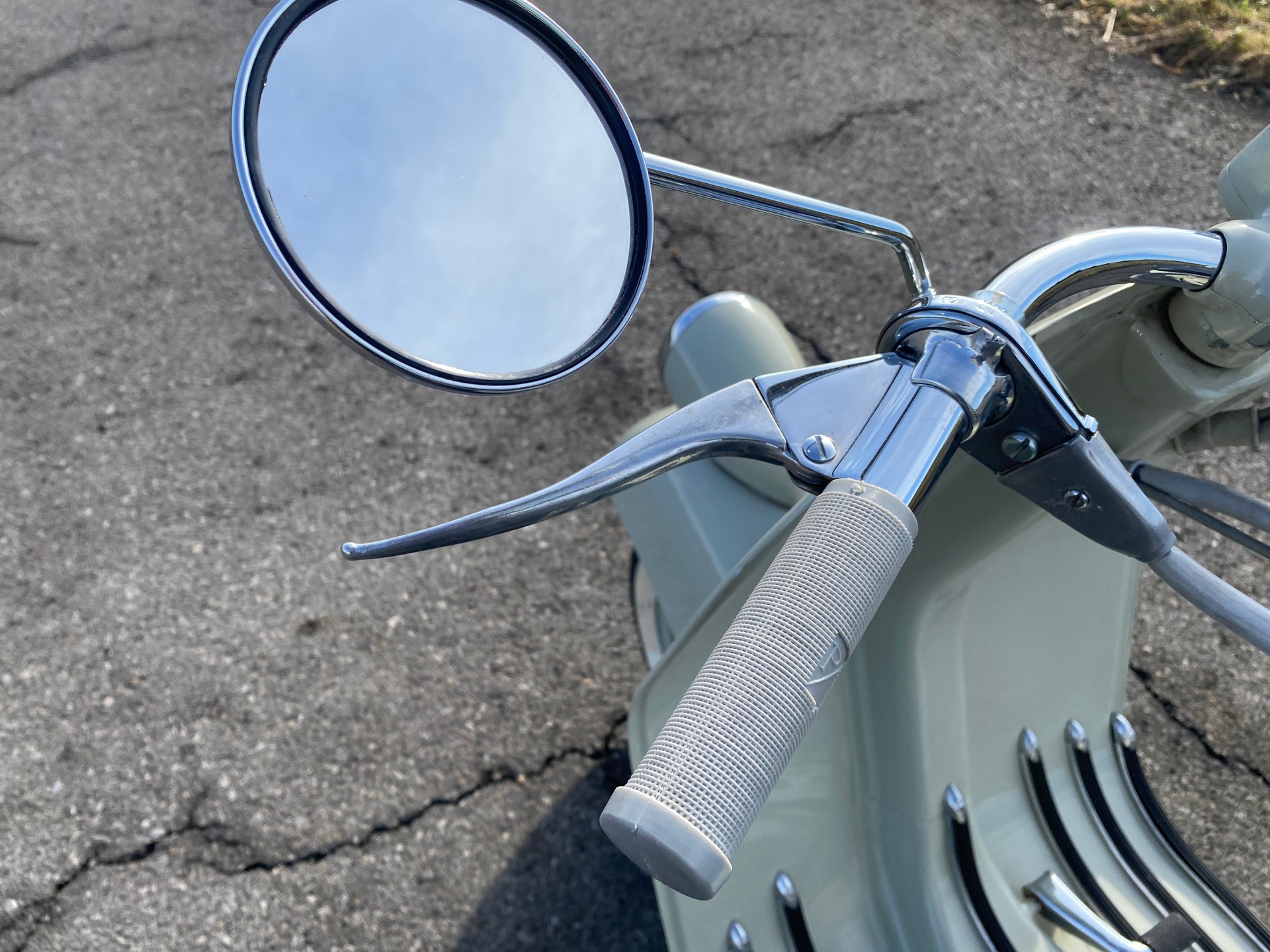 PIAGGIO VESPA 125 VM1T Faro Basso " Etat concours "-image-14