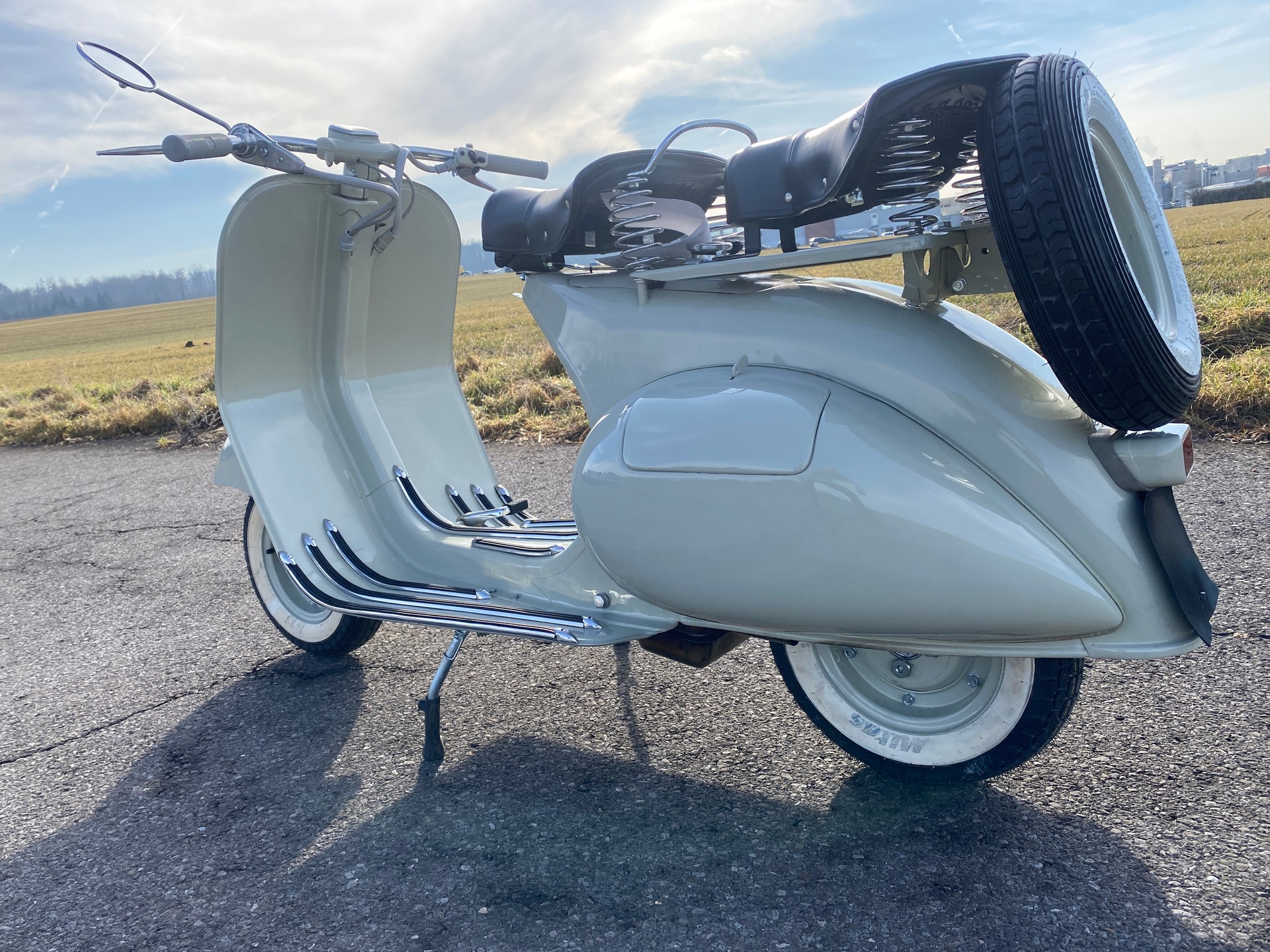 PIAGGIO VESPA 125 VM1T Faro Basso " Etat concours "-image-6