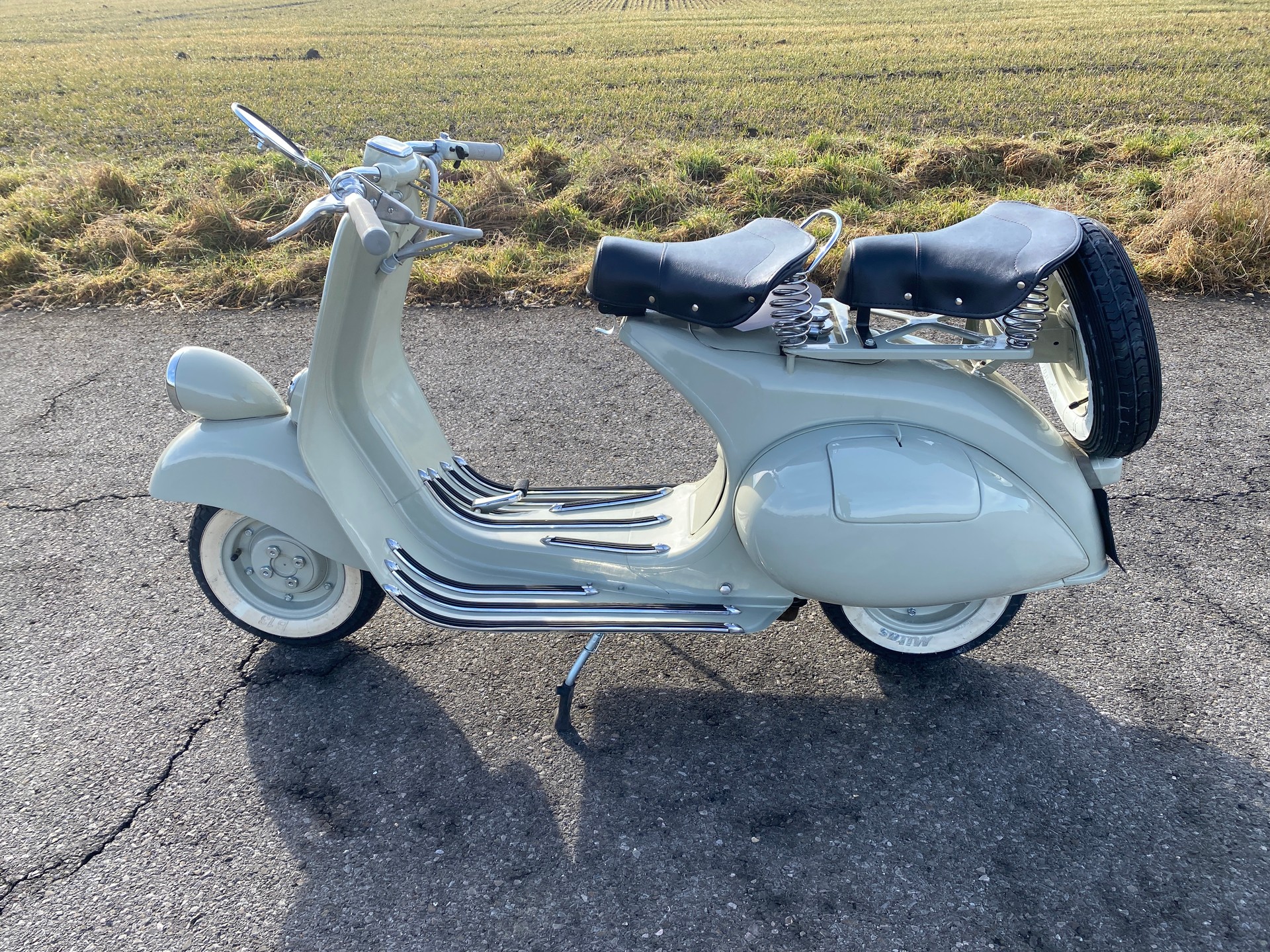 PIAGGIO VESPA 125 VM1T Faro Basso " Etat concours "-image-7
