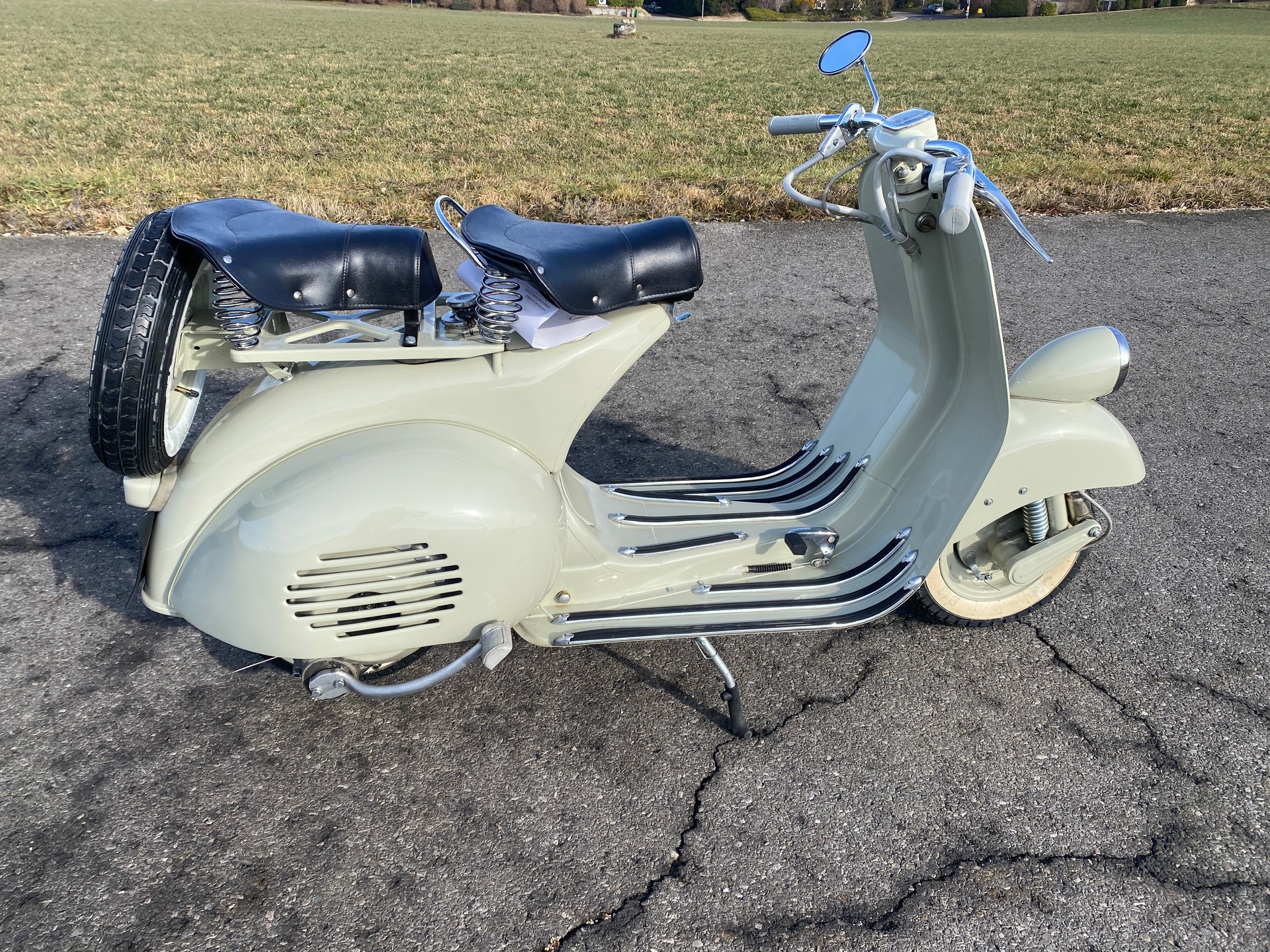 PIAGGIO VESPA 125 VM1T Faro Basso " Etat concours "-image-5