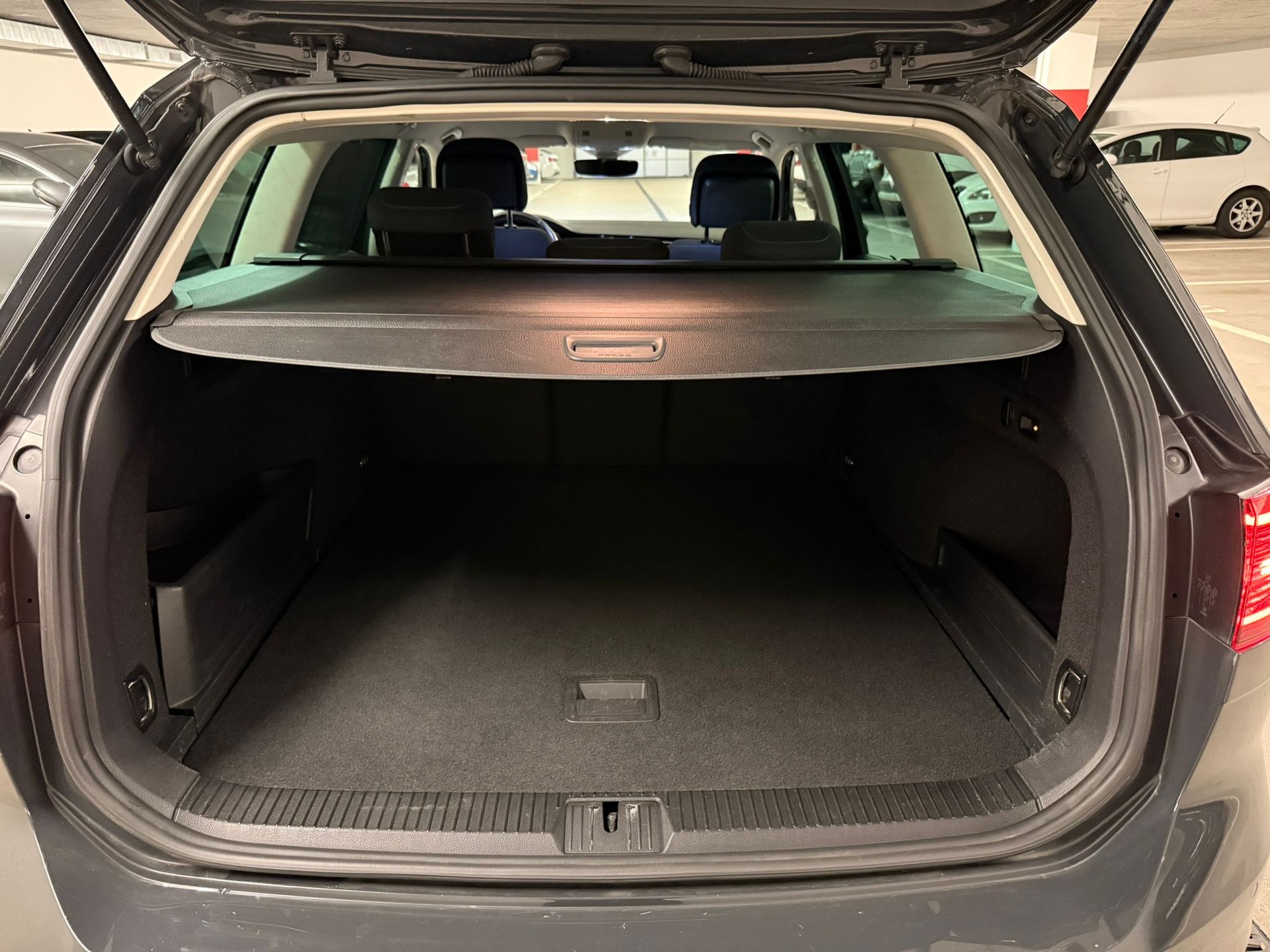 VW Passat Variant 1.4 TSI GTE Hybrid DSG-image-12