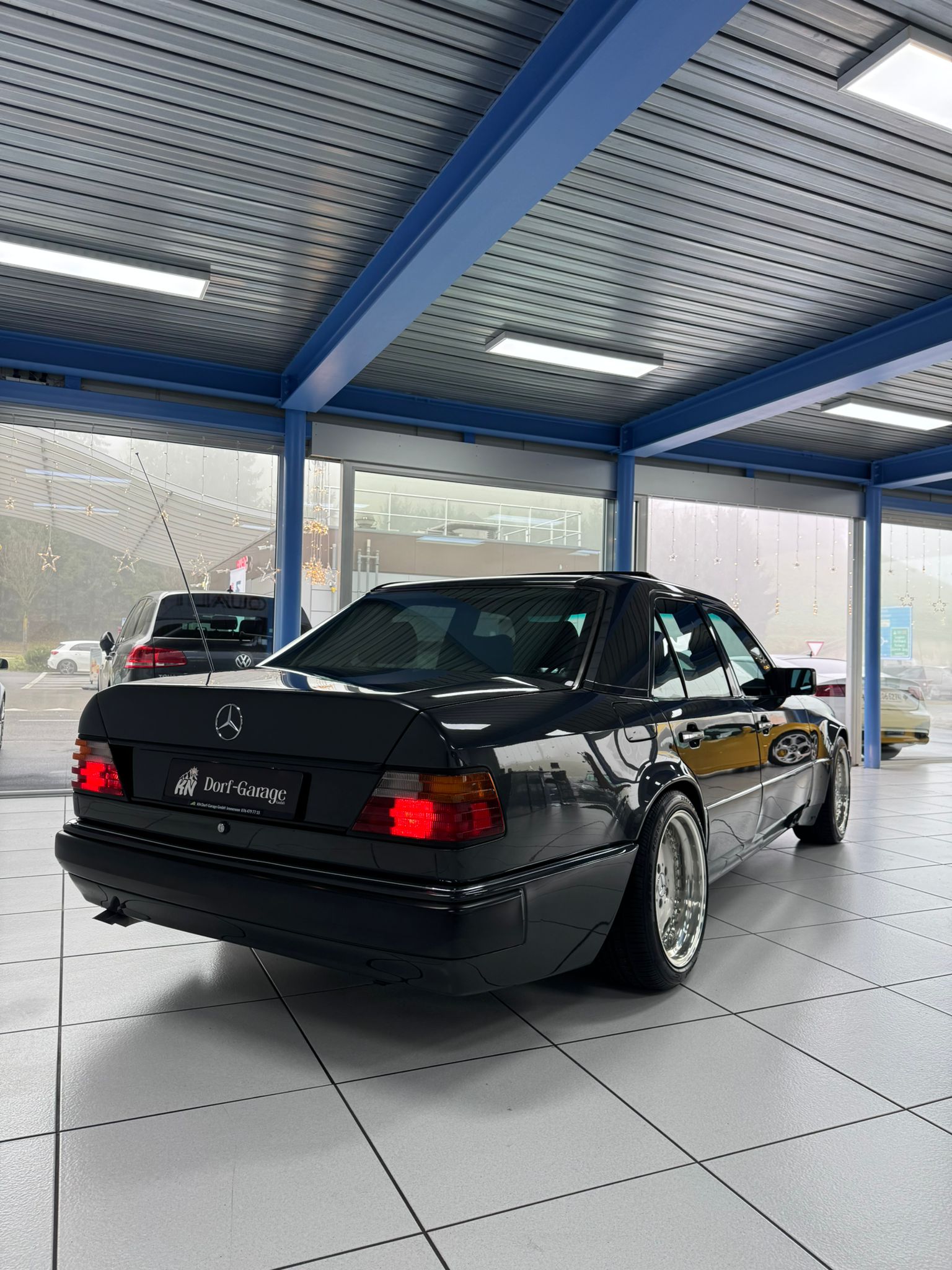 MERCEDES-BENZ 500 E Automatic-showroom-element-2