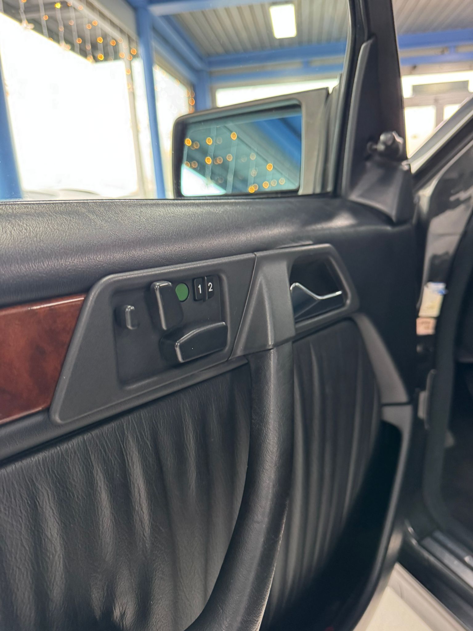 MERCEDES-BENZ 500 E Automatic-image-9