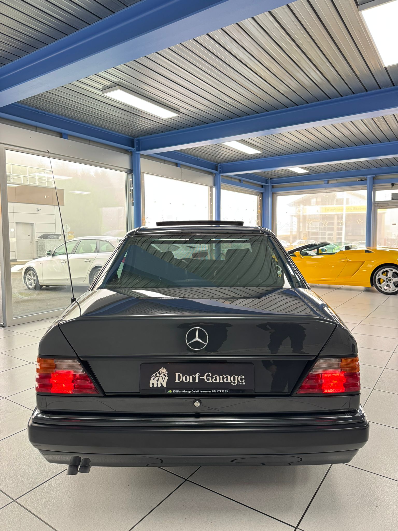 MERCEDES-BENZ 500 E Automatic-showroom-element-3