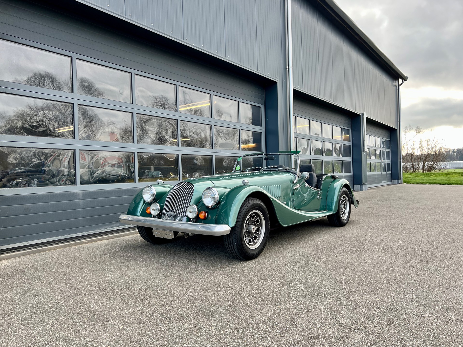 MORGAN PLUS 8