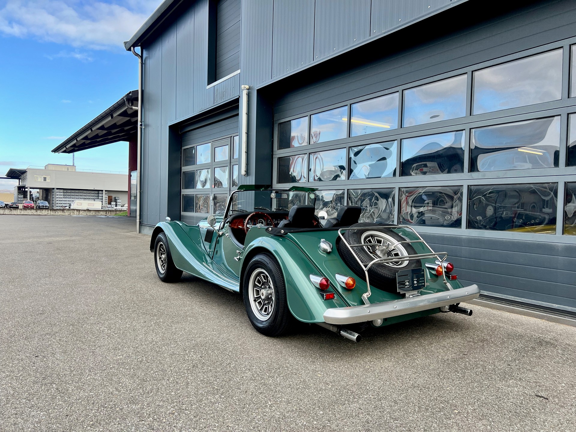MORGAN PLUS 8-image-2