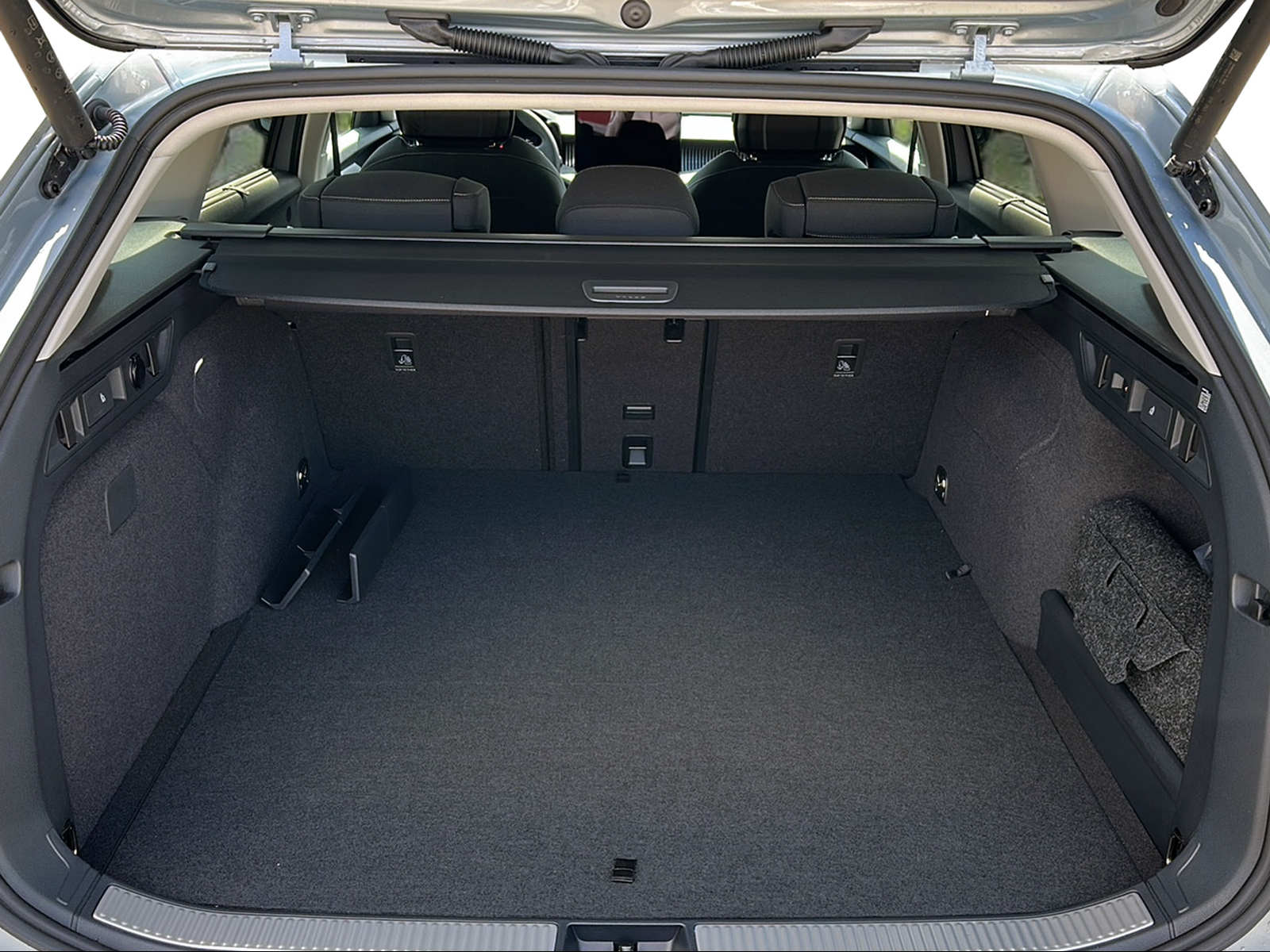 SKODA Superb Combi 1.5 TSI PHEV Selection DSG-image-5