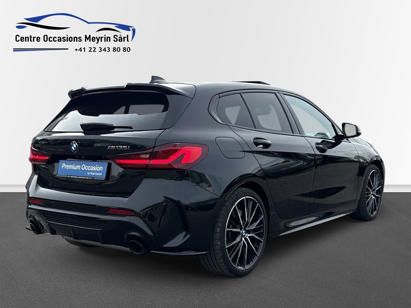 BMW M135i xDrive Steptronic-showroom-element-2