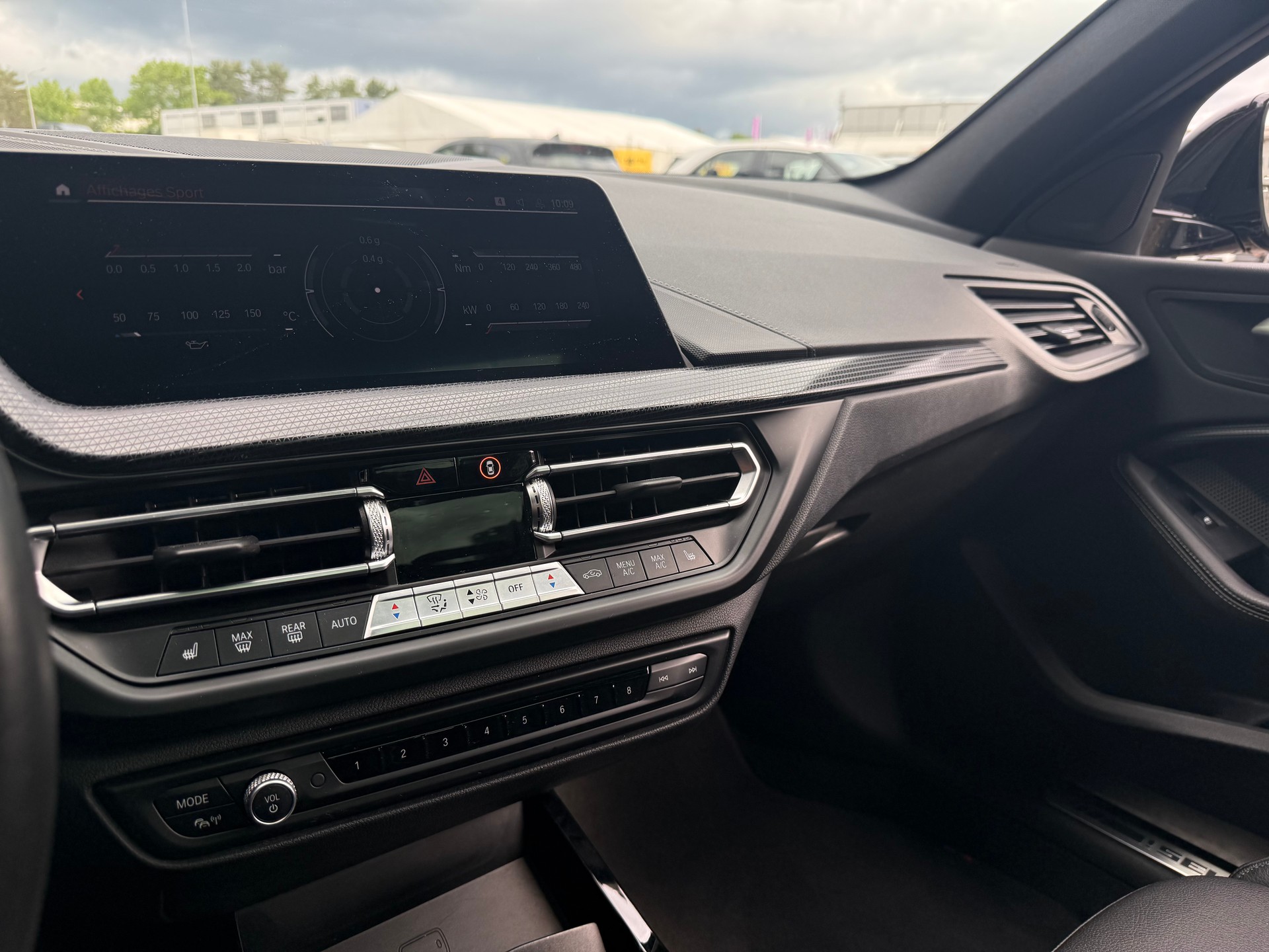 BMW M135i xDrive Steptronic-image-15