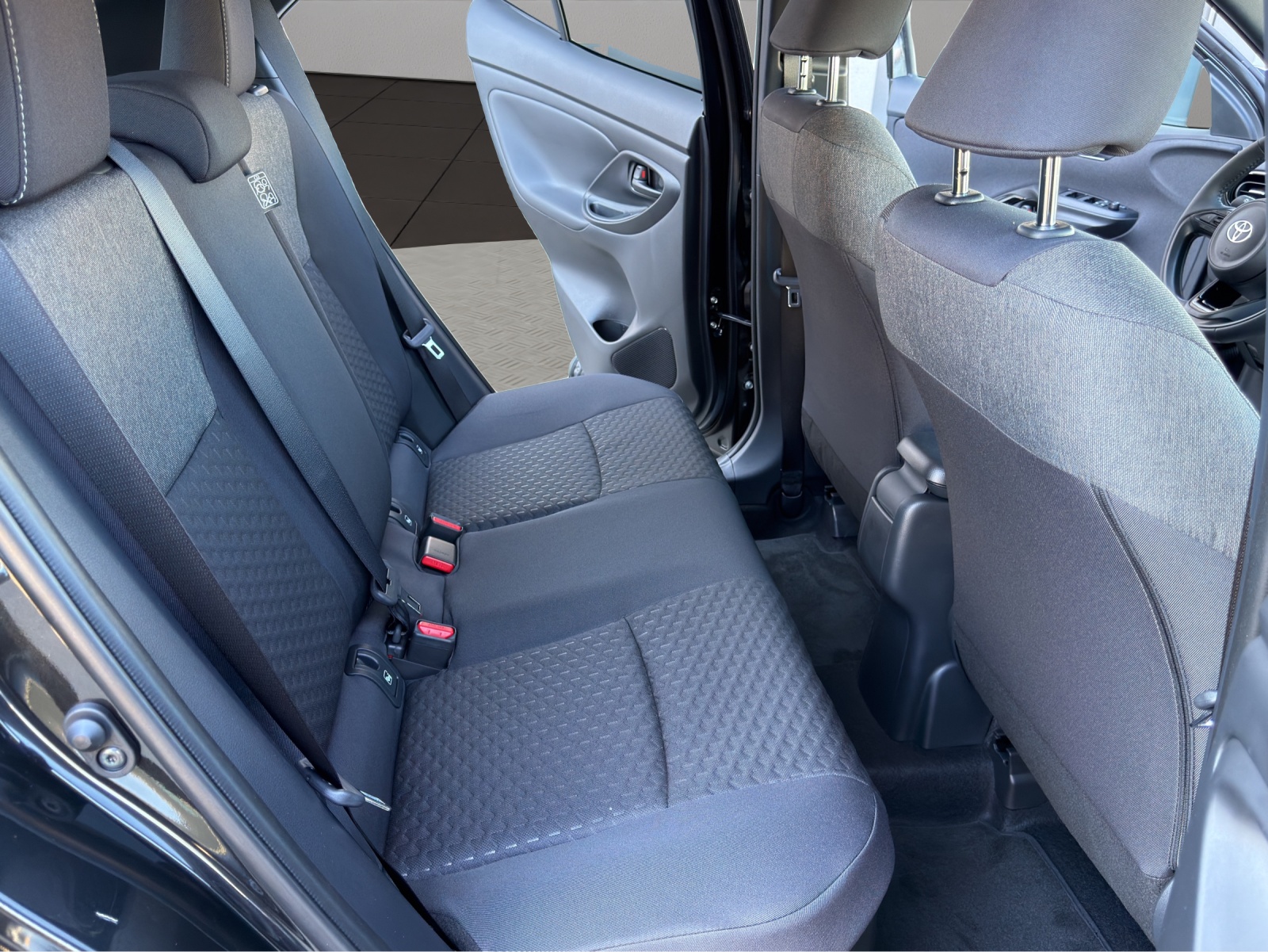 TOYOTA Yaris Cross 1.5 Active Drive e-CVT-image-17
